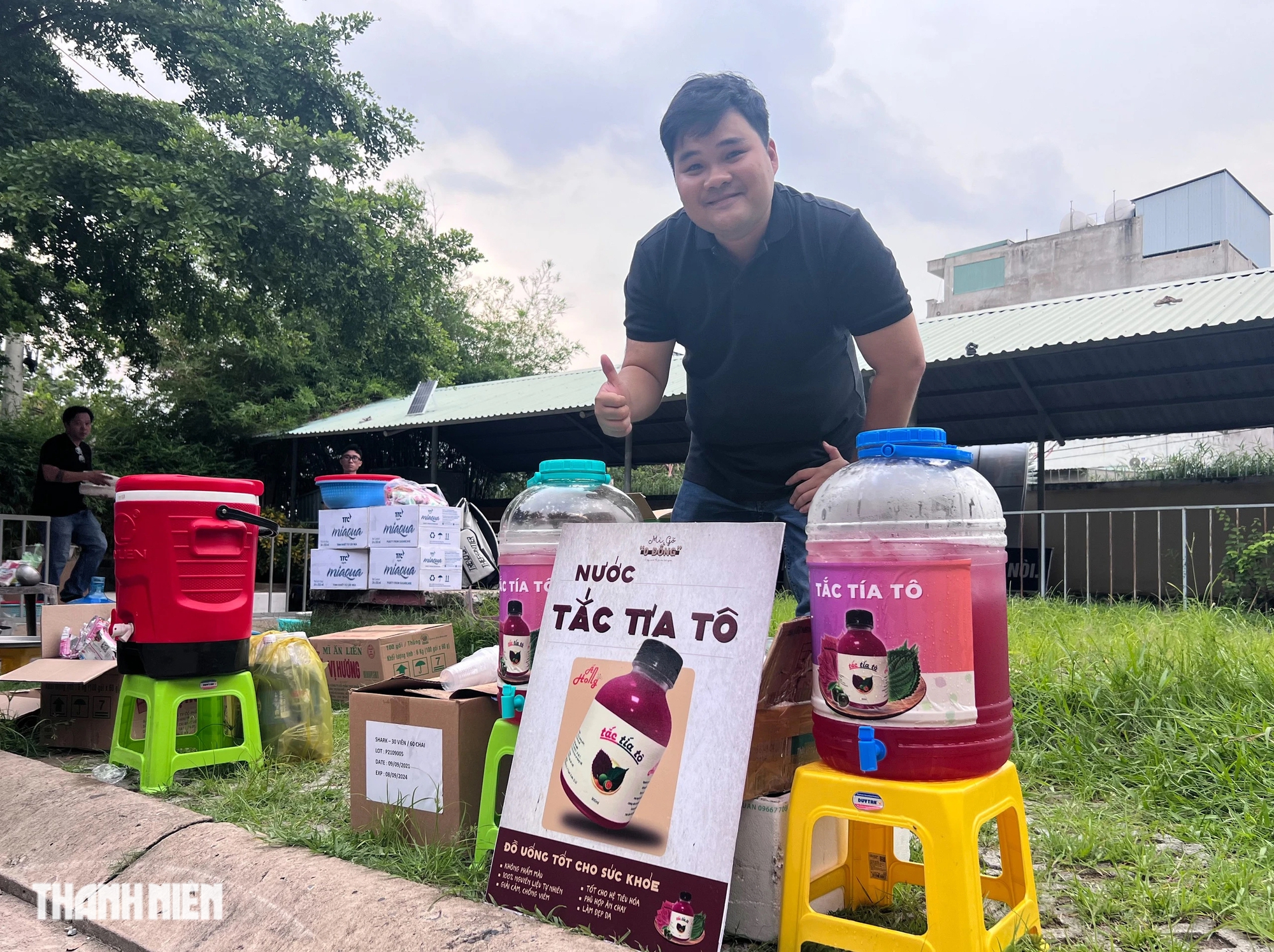Tô mì gõ 0 đồng ở TP.HCM: Vừa ấm nóng, vừa có ca nhạc tặng người ăn- Ảnh 5.