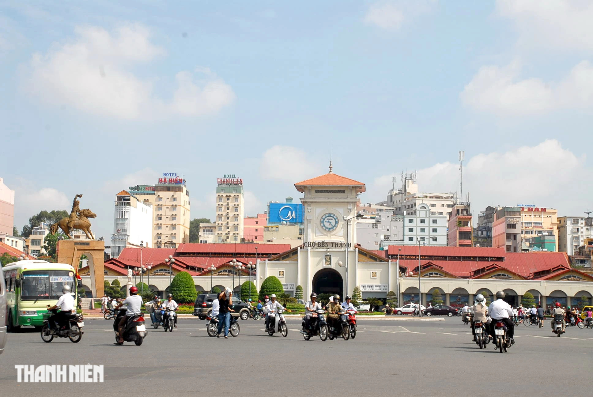 Diện mạo chợ Bến Thành thay đổi ra sao trong mấy chục năm qua