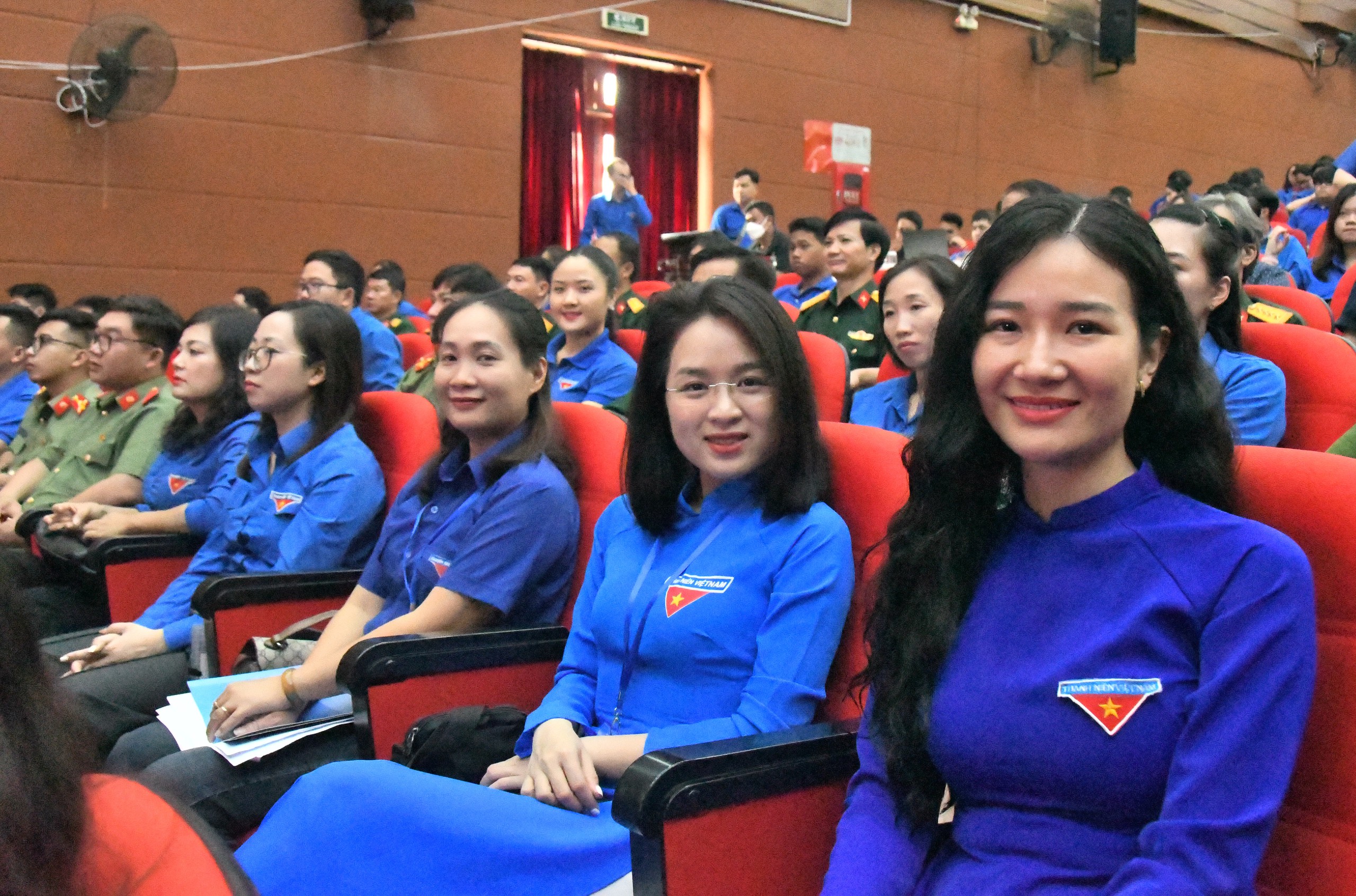 Những người góp phần nâng cao nhận thức người trẻ về vấn đề thời sự đất nước  - Ảnh 6.