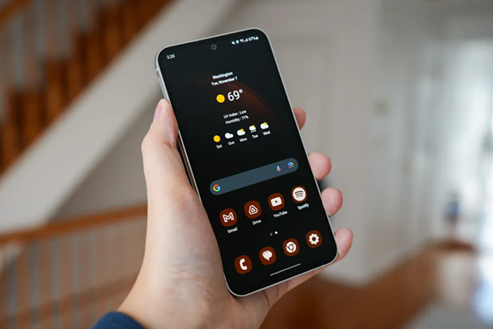 5 mẹo hữu ích giúp pin điện thoại Android bền hơn- Ảnh 1.