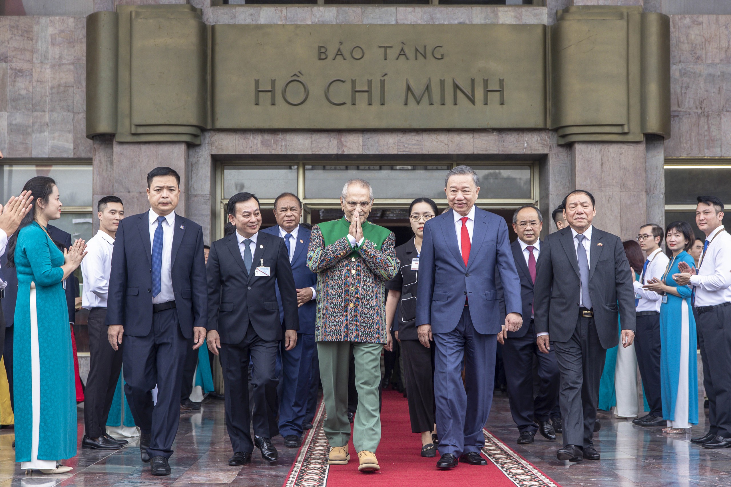 Chủ tịch nước Tô Lâm và Tổng thống Timor-Leste thăm Bảo tàng Hồ Chí Minh- Ảnh 8.