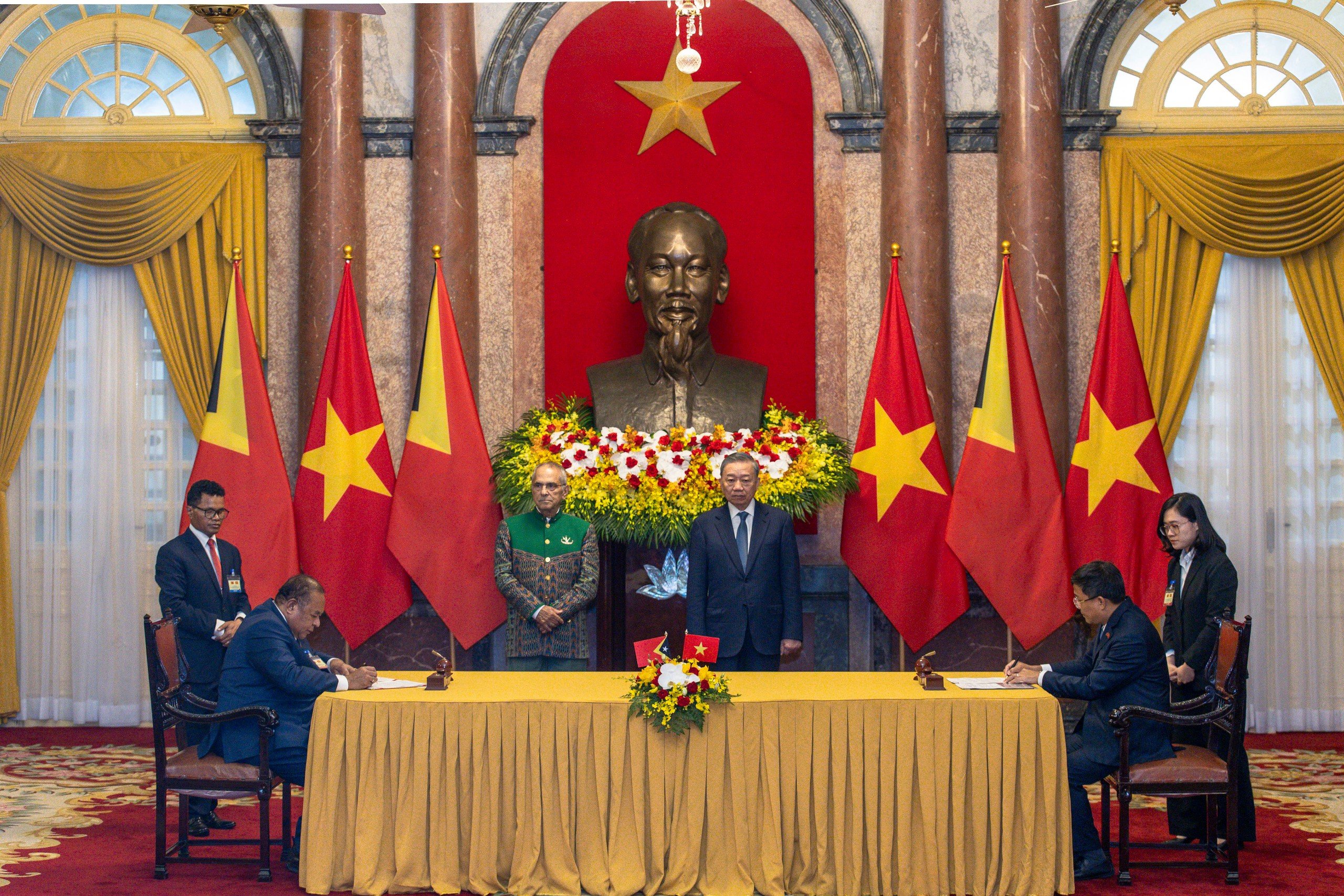 Lễ đón Tổng thống Timor-Leste thăm cấp nhà nước tới Việt Nam- Ảnh 8. Lễ đón Tổng thống Timor-Leste thăm cấp nhà nước tới Việt Nam- Ảnh 8.