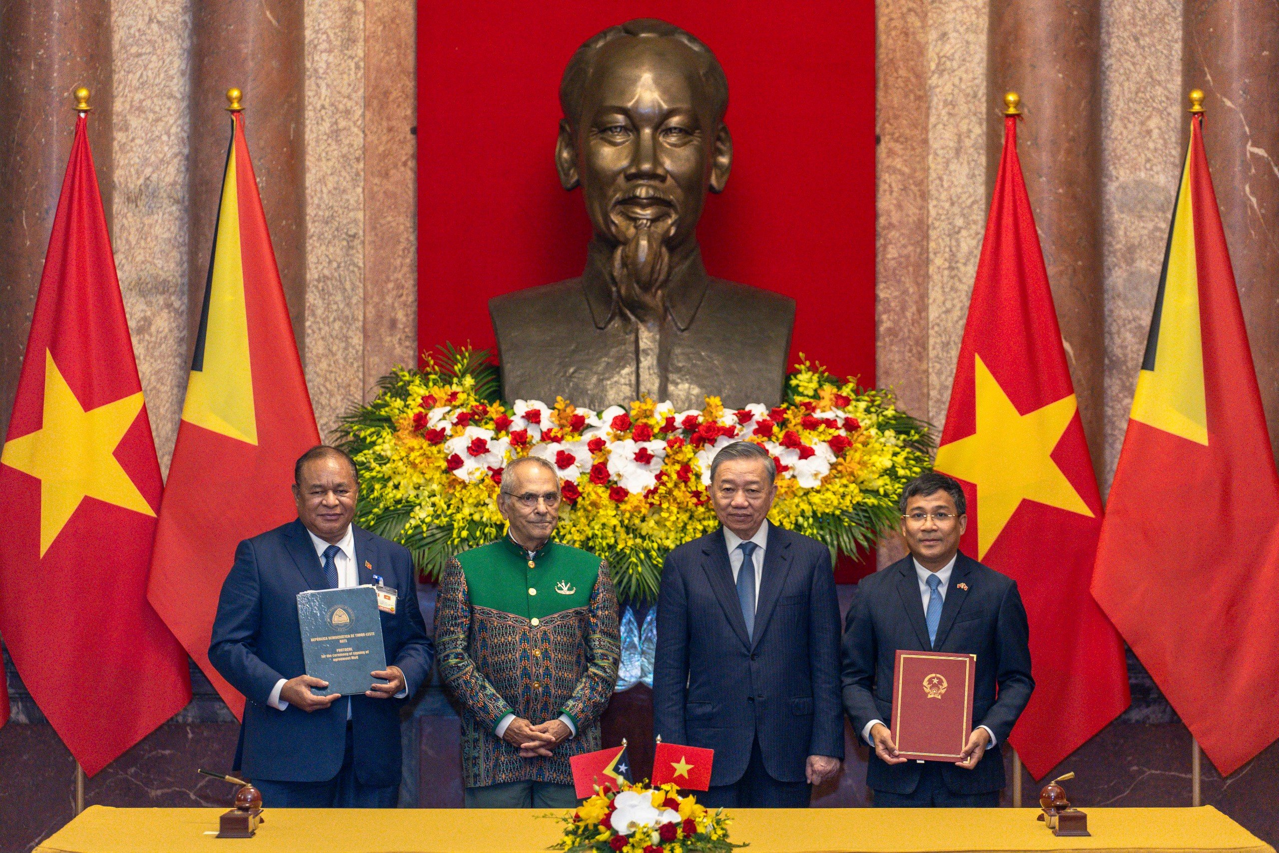 Lễ đón Tổng thống Timor-Leste thăm cấp nhà nước tới Việt Nam- Ảnh 9. Lễ đón Tổng thống Timor-Leste thăm cấp nhà nước tới Việt Nam- Ảnh 9.