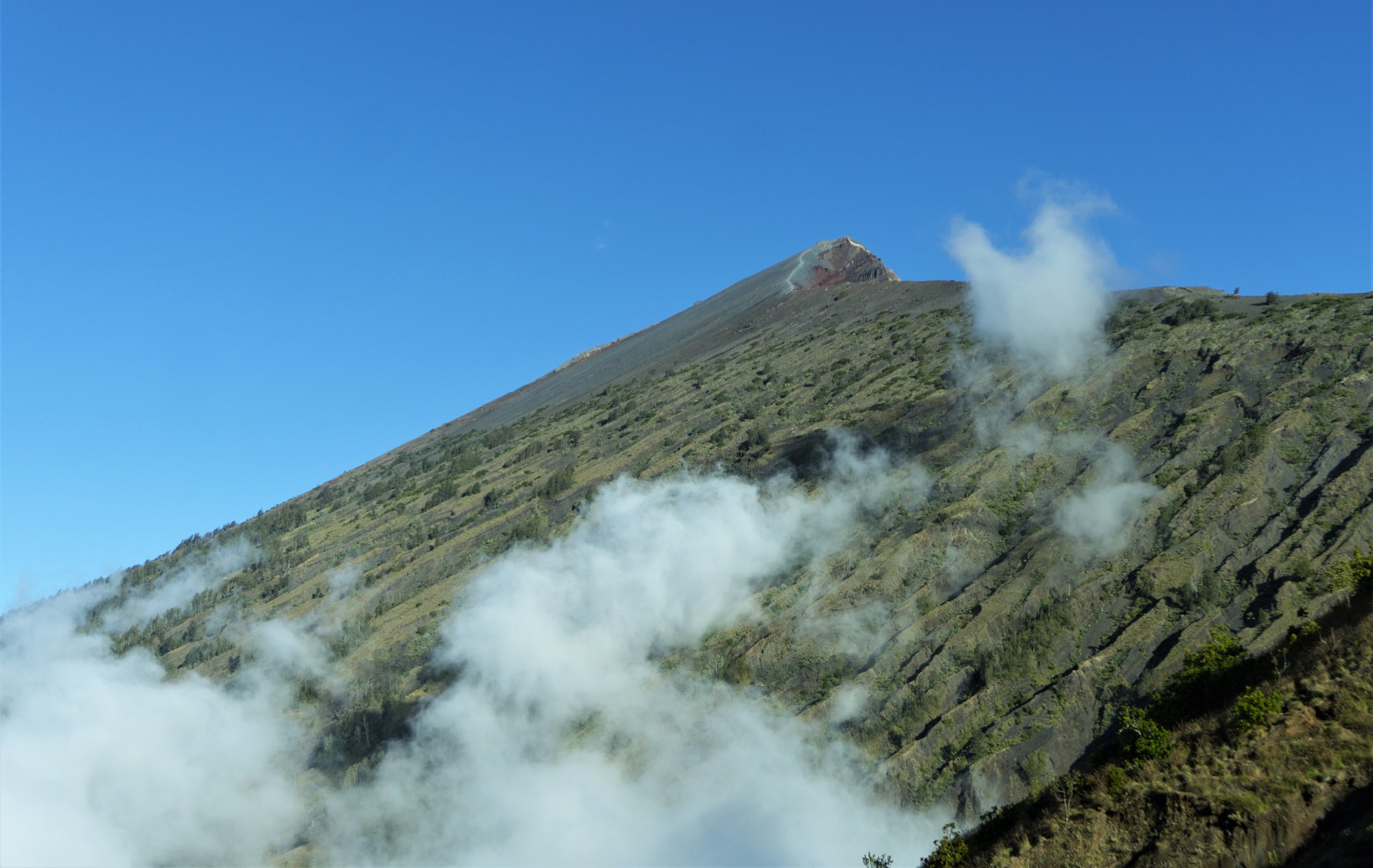 Khách Việt chinh phục cung trek núi lửa kỳ vĩ bậc nhất Indonesia- Ảnh 12.