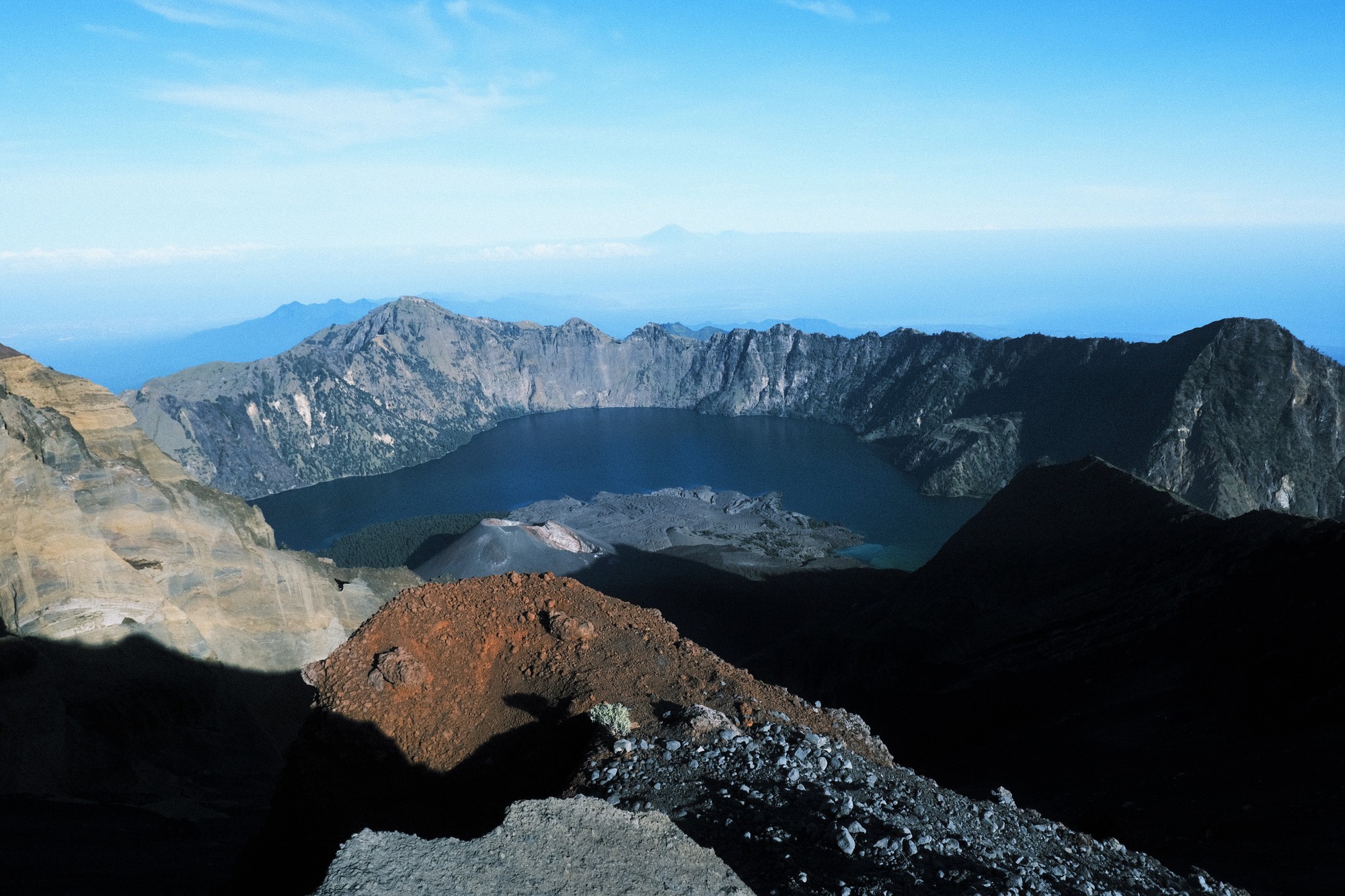 Khách Việt chinh phục cung trek núi lửa kỳ vĩ bậc nhất Indonesia- Ảnh 11.