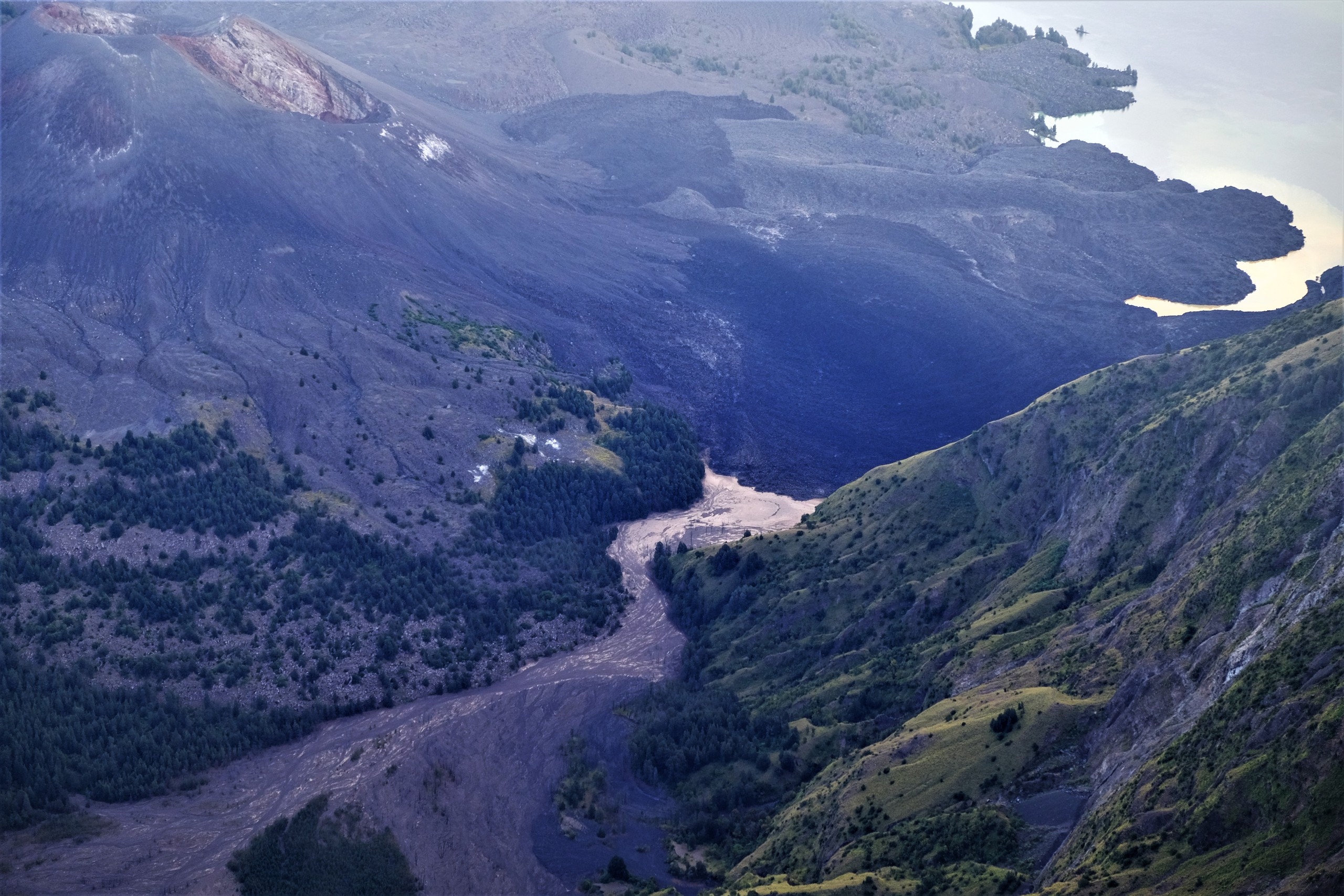 Khách Việt chinh phục cung trek núi lửa kỳ vĩ bậc nhất Indonesia- Ảnh 9.