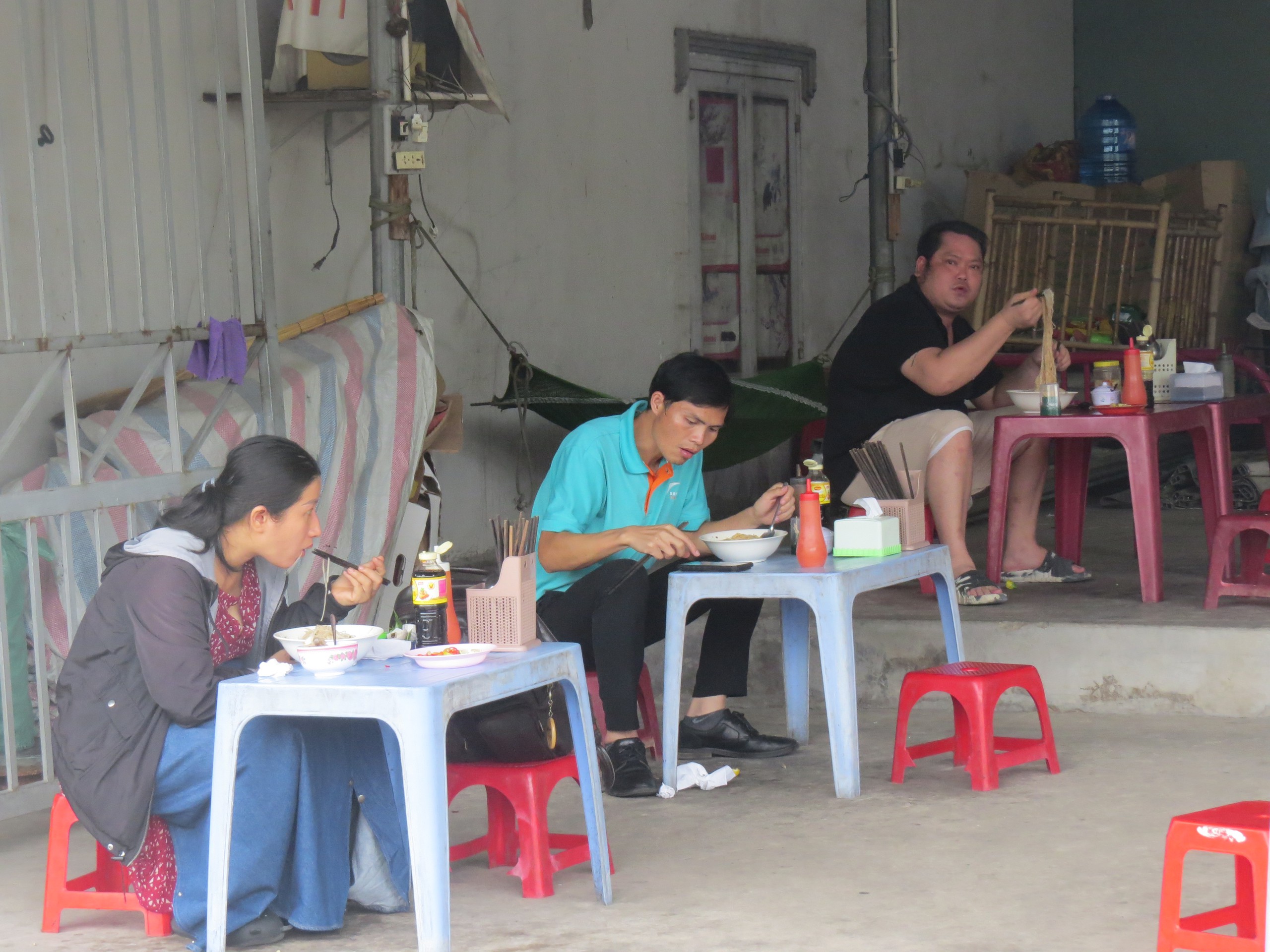 Người đàn ông nấu tô hủ tiếu ngon đến muỗng cuối cùng, nhiều khách quay lại ăn- Ảnh 3. Người đàn ông nấu tô hủ tiếu ngon đến muỗng cuối cùng, nhiều khách quay lại ăn- Ảnh 3.