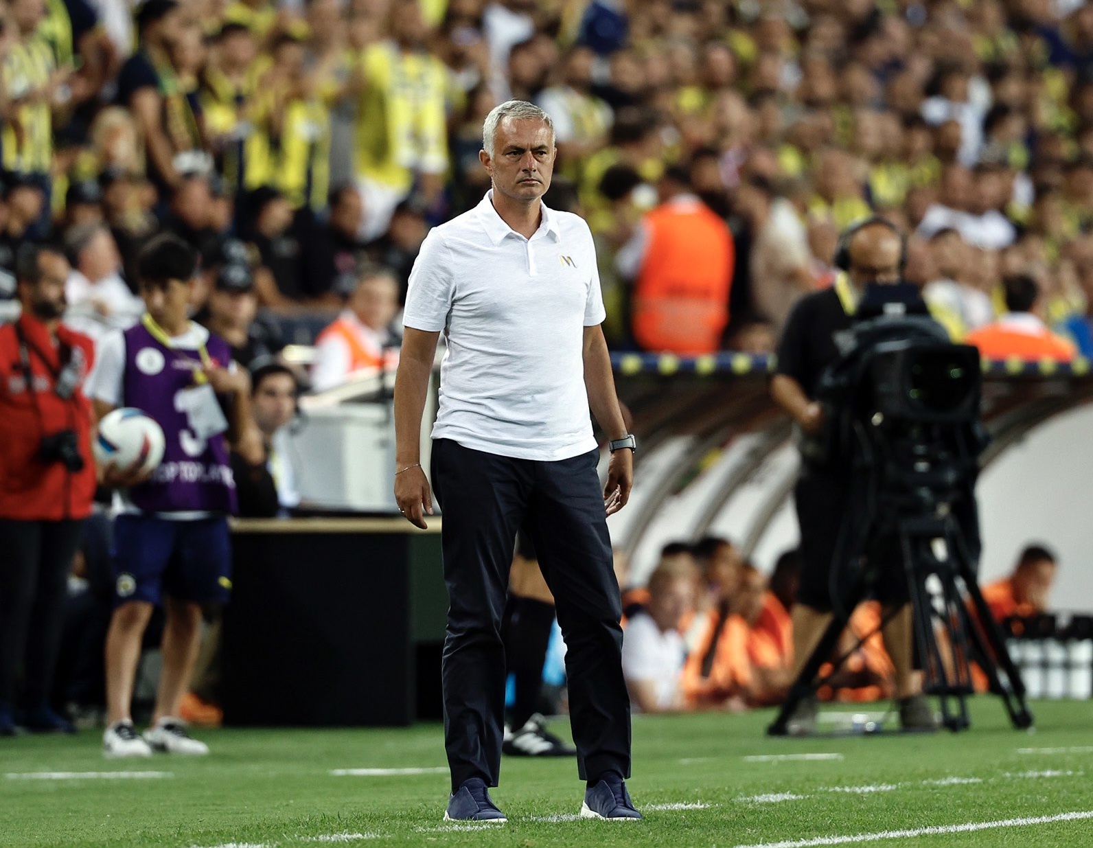 Vì sao HLV Mourinho lặp lại câu nói nổi tiếng khi Fenerbahce bị loại ở  Champions League?