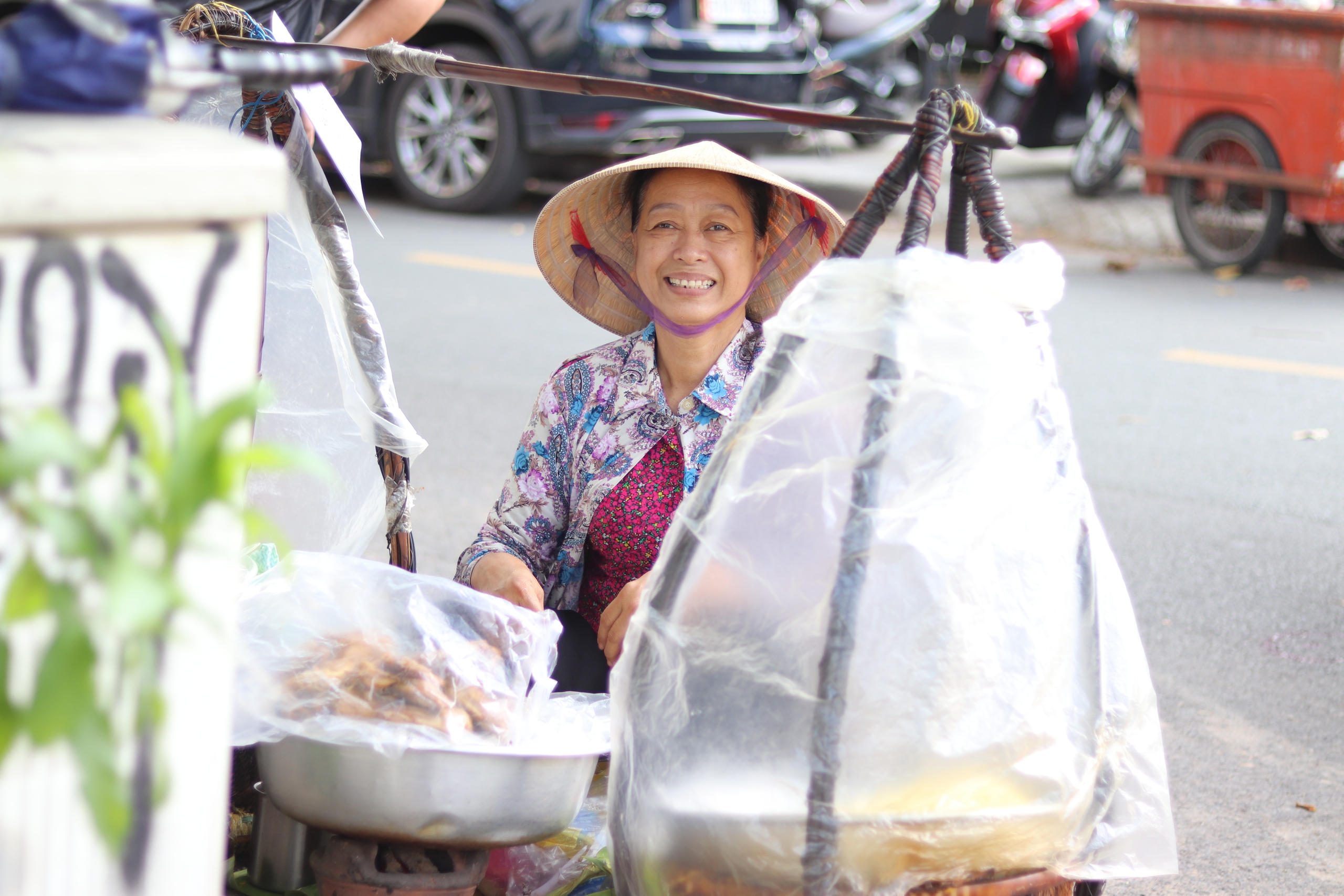 Thành phố nặng ân tình: Những câu chuyện xúc động về sự sẻ chia, bao dung- Ảnh 3.