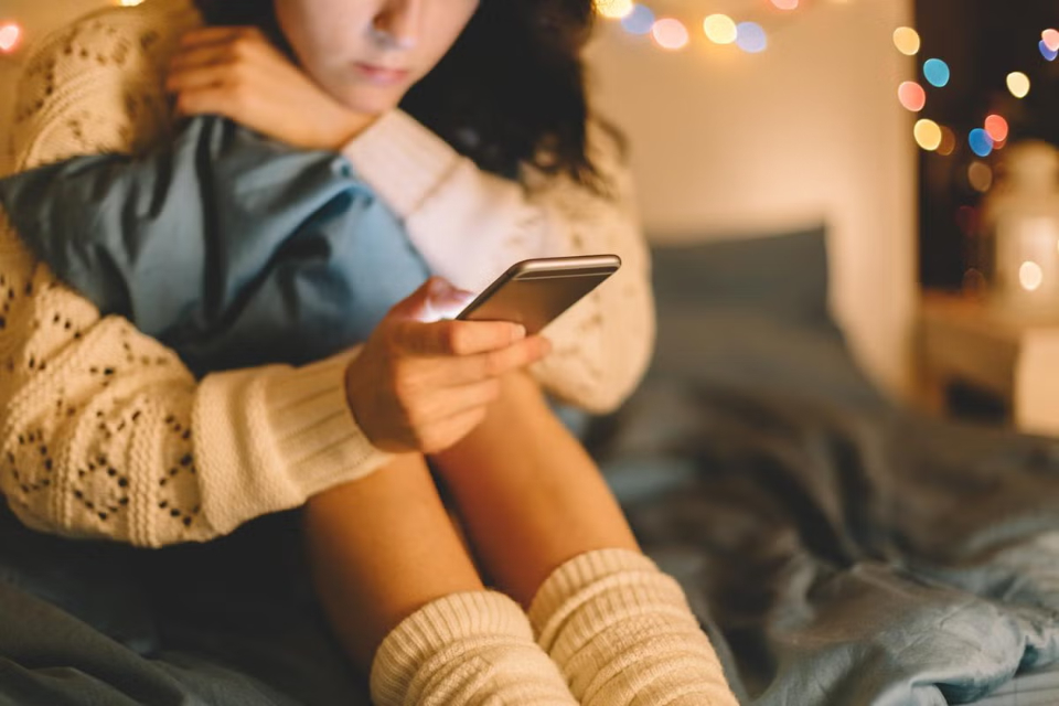 Cách giảm bớt phụ thuộc vào smartphone- Ảnh 1. Cách giảm bớt phụ thuộc vào smartphone- Ảnh 1.