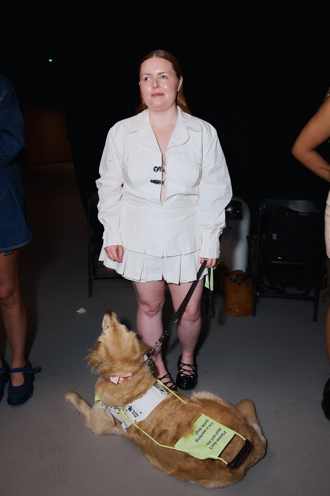 A primeira modelo cega a desfilar na Copenhagen Fashion Week - Foto 3. Người mẫu khiếm thị đầu tiên catwalk ở Tuần lễ thời trang Copenhagen- Ảnh 3.