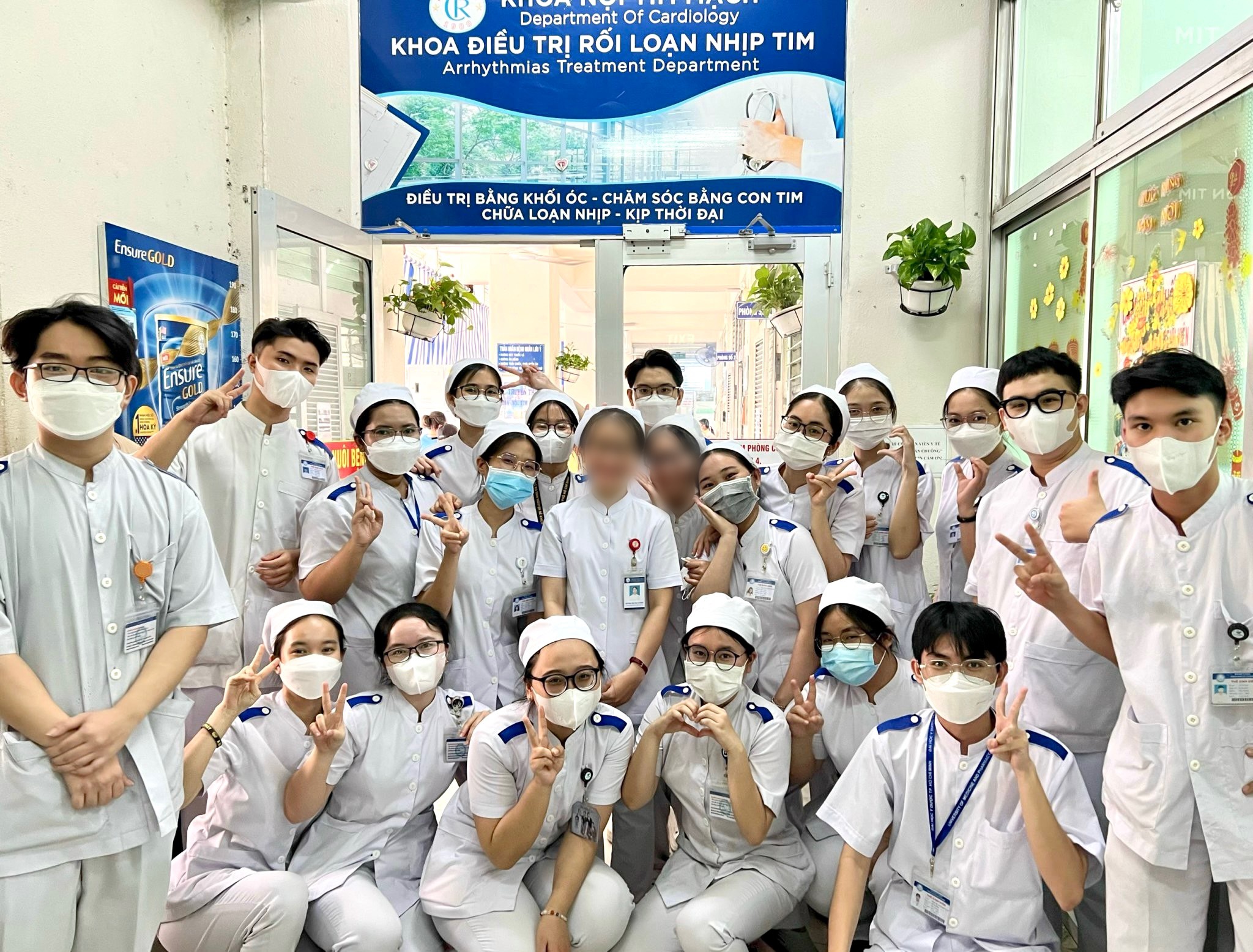 Sinh viên Đại học Y Dược TP.HCM trong trang phục áo blouse trắng (Nguồn: Báo Thanh Niên)