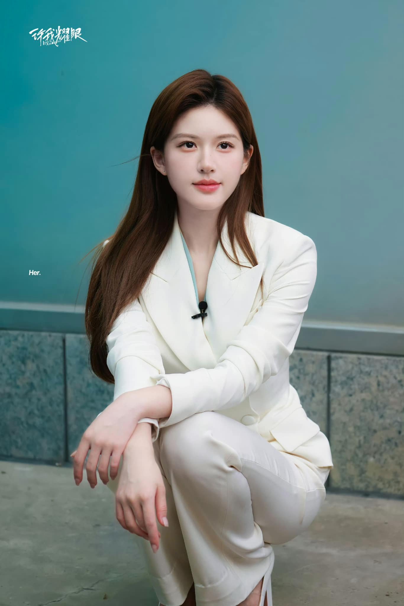 ड्रेस और नाइटगाउन पहनने के बाद, ट्रियू लो तु की उनकी बेजान उपस्थिति के लिए आलोचना की गई - फोटो 9. Hết diện váy, áo ngủ, Triệu Lộ Tư bị chê bởi vẻ ngoài thiếu sức sống- Ảnh 9.