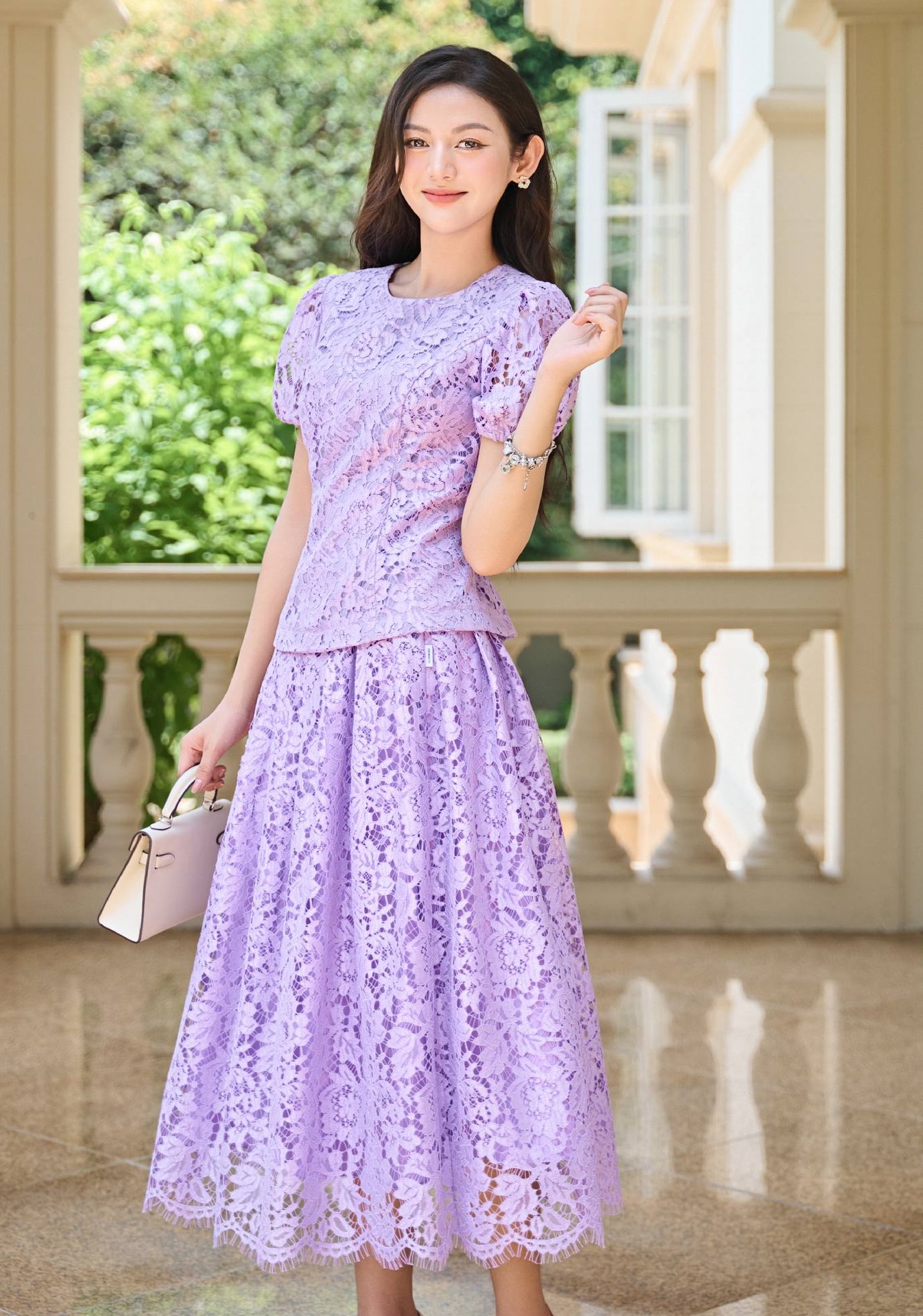 កំណត់រូបភាពរបស់នារីដ៏ប្រណិតជាមួយនឹងម៉ូដចរ - រូបថត ៥. Định nghĩa hình ảnh quý cô sang trọng với thời trang vải ren- Ảnh 5.