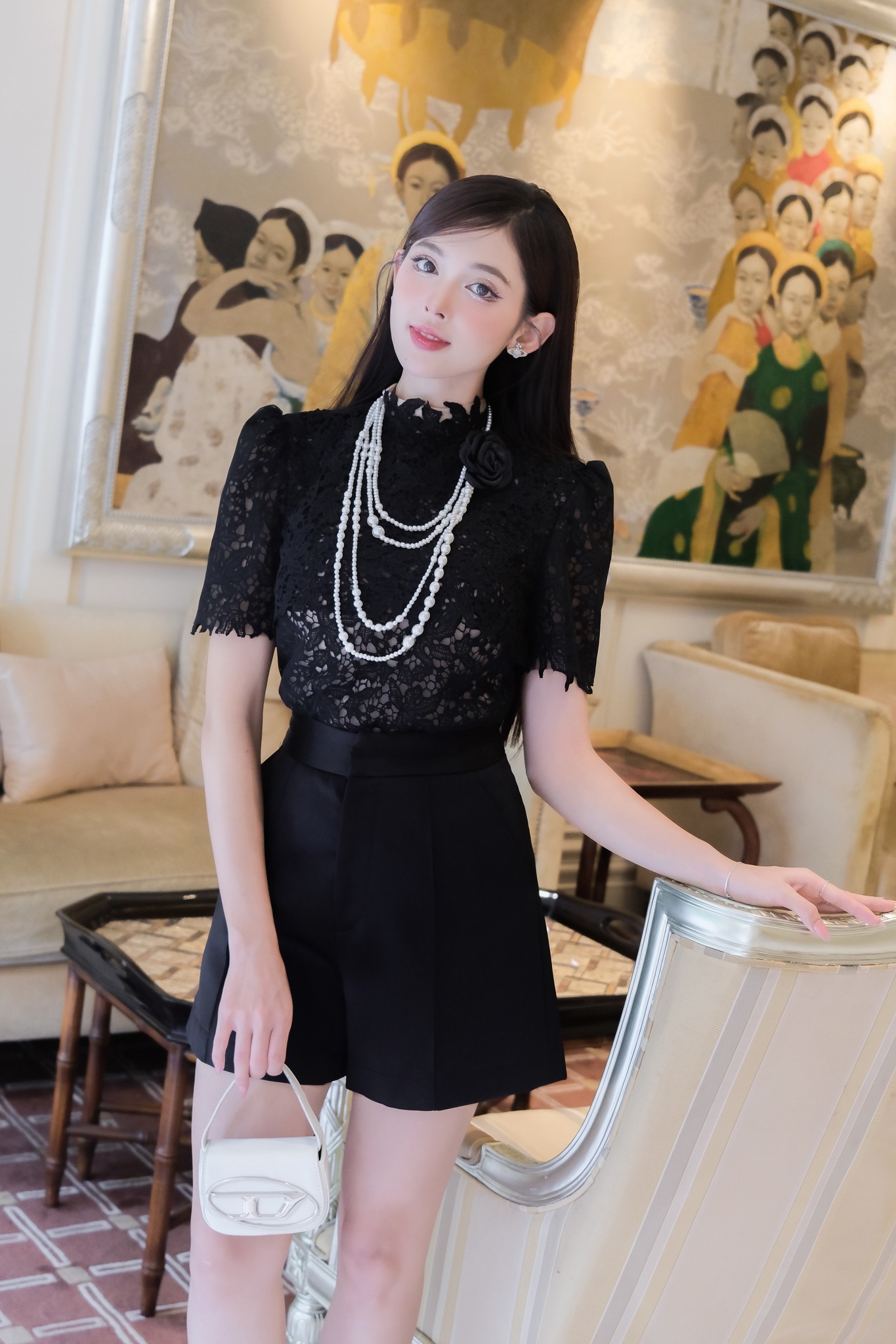 កំណត់រូបភាពនារីដ៏ប្រណិតជាមួយនឹងម៉ូដចរ - រូបថត ៧. Định nghĩa hình ảnh quý cô sang trọng với thời trang vải ren- Ảnh 7.