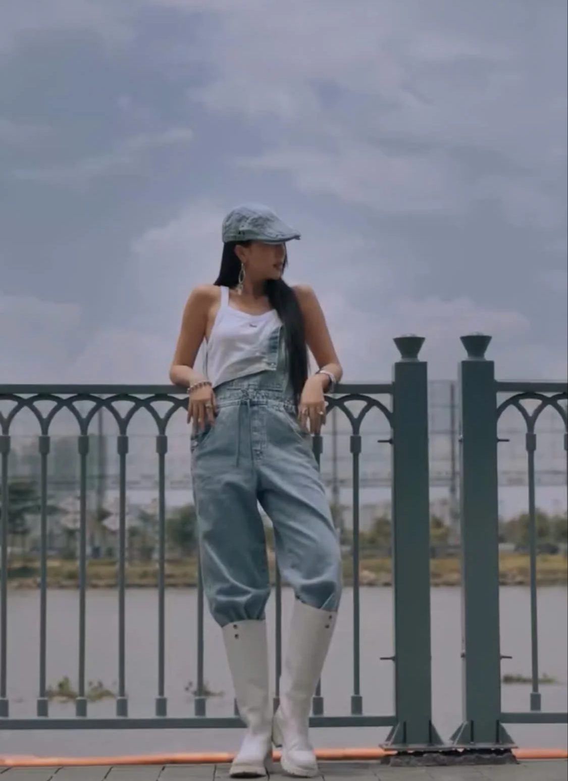 Будьте стильними, як справжня модниця, взувши чоботи - Фото 7. Sành điệu như fashionista chính hiệu nhờ diện giày boots- Ảnh 7.