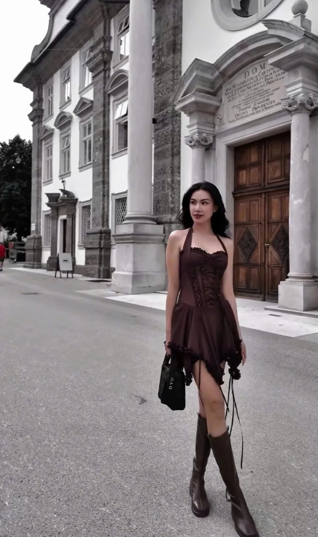 Будьте стильними, як справжня модниця, взувши чоботи - Фото 11. Sành điệu như fashionista chính hiệu nhờ diện giày boots- Ảnh 11.