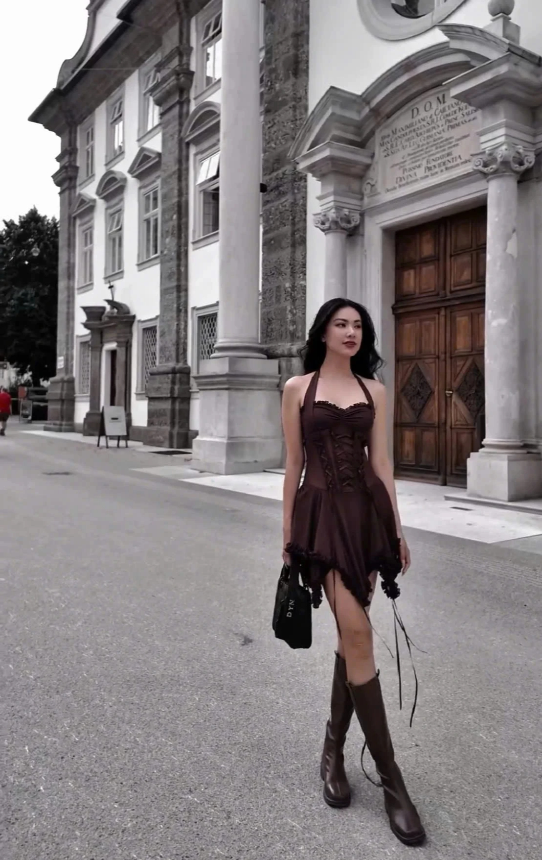 Будьте стильними, як справжня модниця, взувши чоботи - Фото 10. Sành điệu như fashionista chính hiệu nhờ diện giày boots- Ảnh 10.