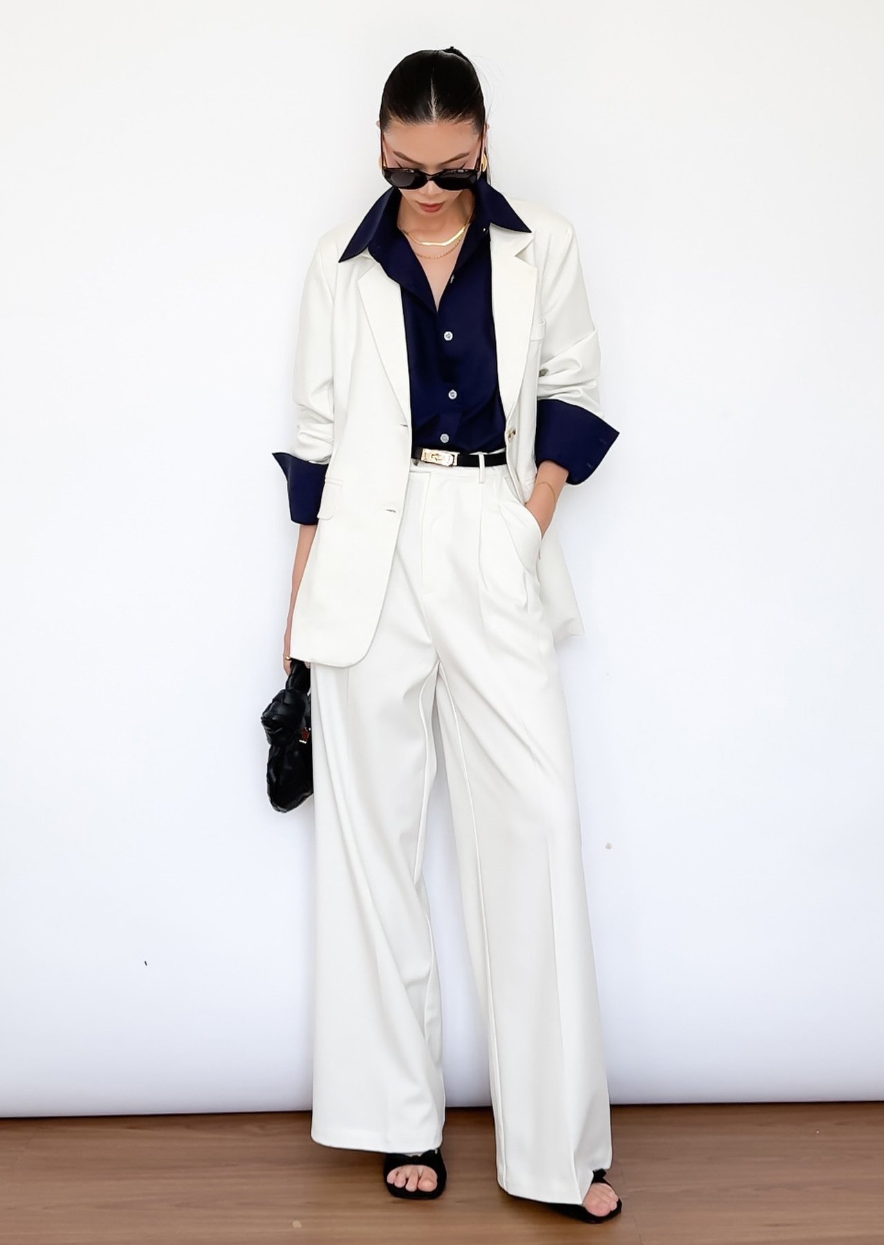 پیراهن و شلوار، ست همیشگی و کسلکنندهی دخترهای اداری - عکس ۶. Sơ mi và quần âu, cặp đôi diện mãi không chán của cô nàng công sở- Ảnh 6.