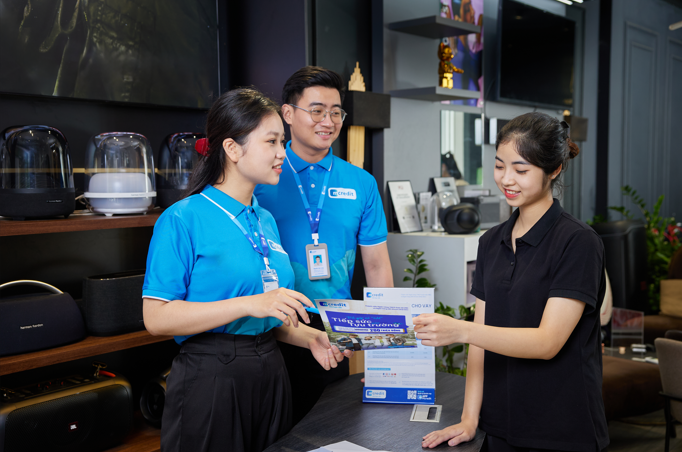 Mua sắm mùa tựu trường, nhận ngay phần quà lên đến 200 triệu đồng với Mcredit- Ảnh 1. Mua sắm mùa tựu trường, nhận ngay phần quà lên đến 200 triệu đồng với Mcredit- Ảnh 1.