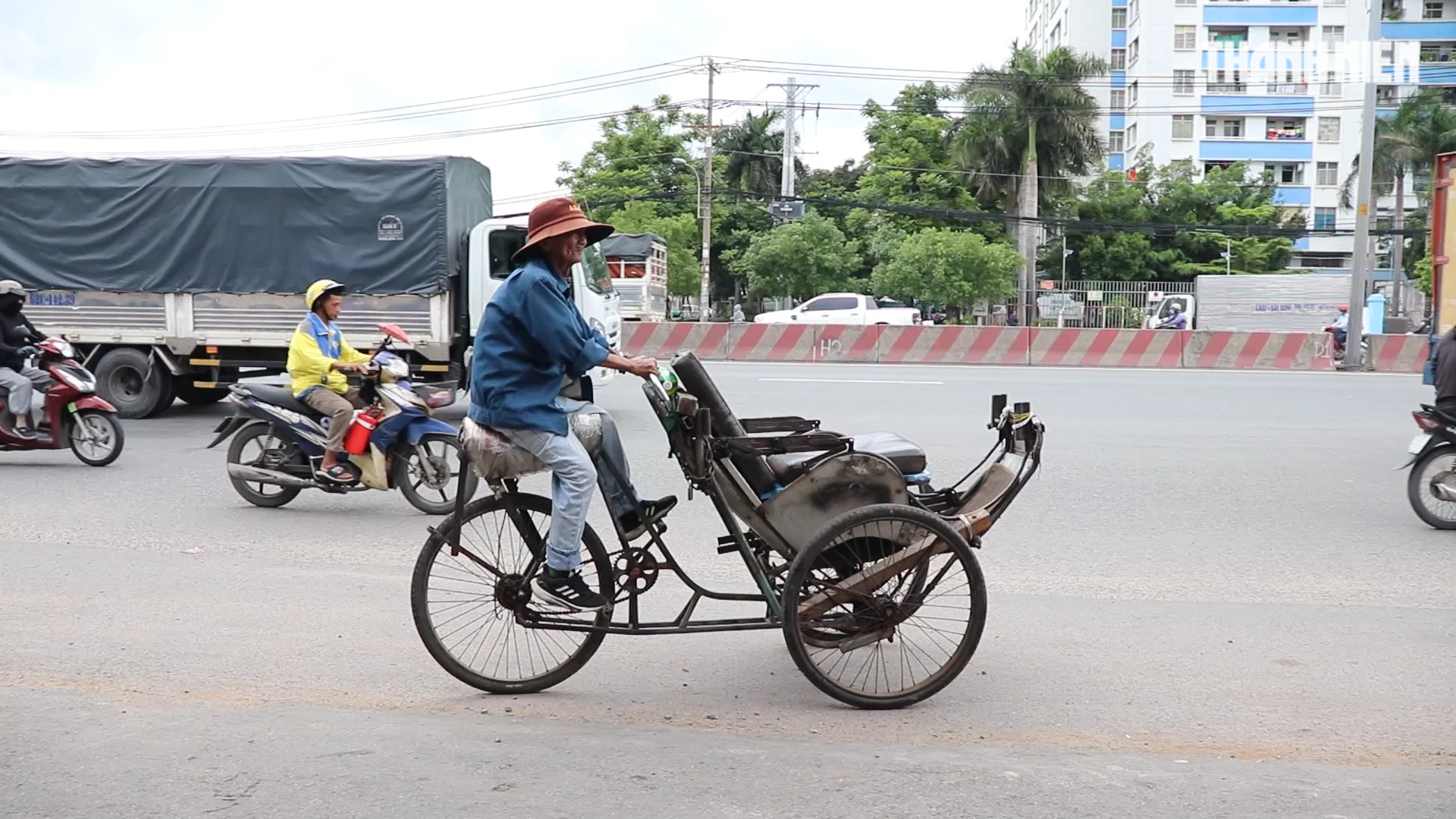 Xem nhanh 20h ngày 21.9: Người dân TP.HCM lại khổ vì triều cường | Trái đất sắp có thêm mặt trăng thứ 2- Ảnh 2.