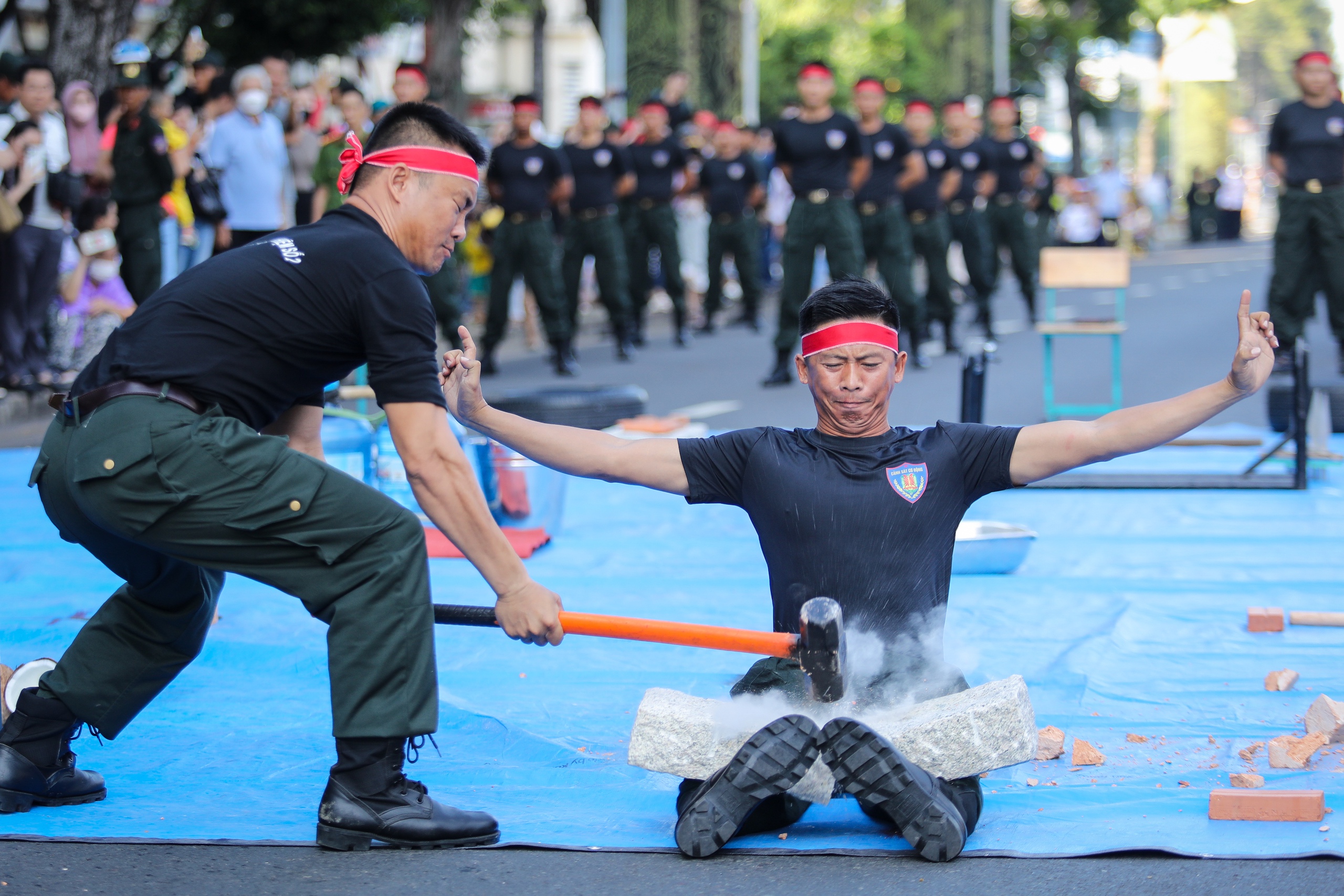 Tuyệt kỹ kỵ binh trên đường phố TP.HCM- Ảnh 16.