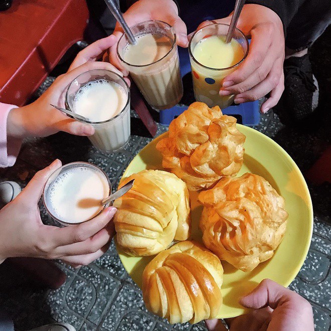 دا لاٹ میں 'پاکٹ' عام اسٹریٹ فوڈز - تصویر 2۔ ‘Bỏ túi’ những món ăn đường phố đặc trưng tại Đà Lạt- Ảnh 2.