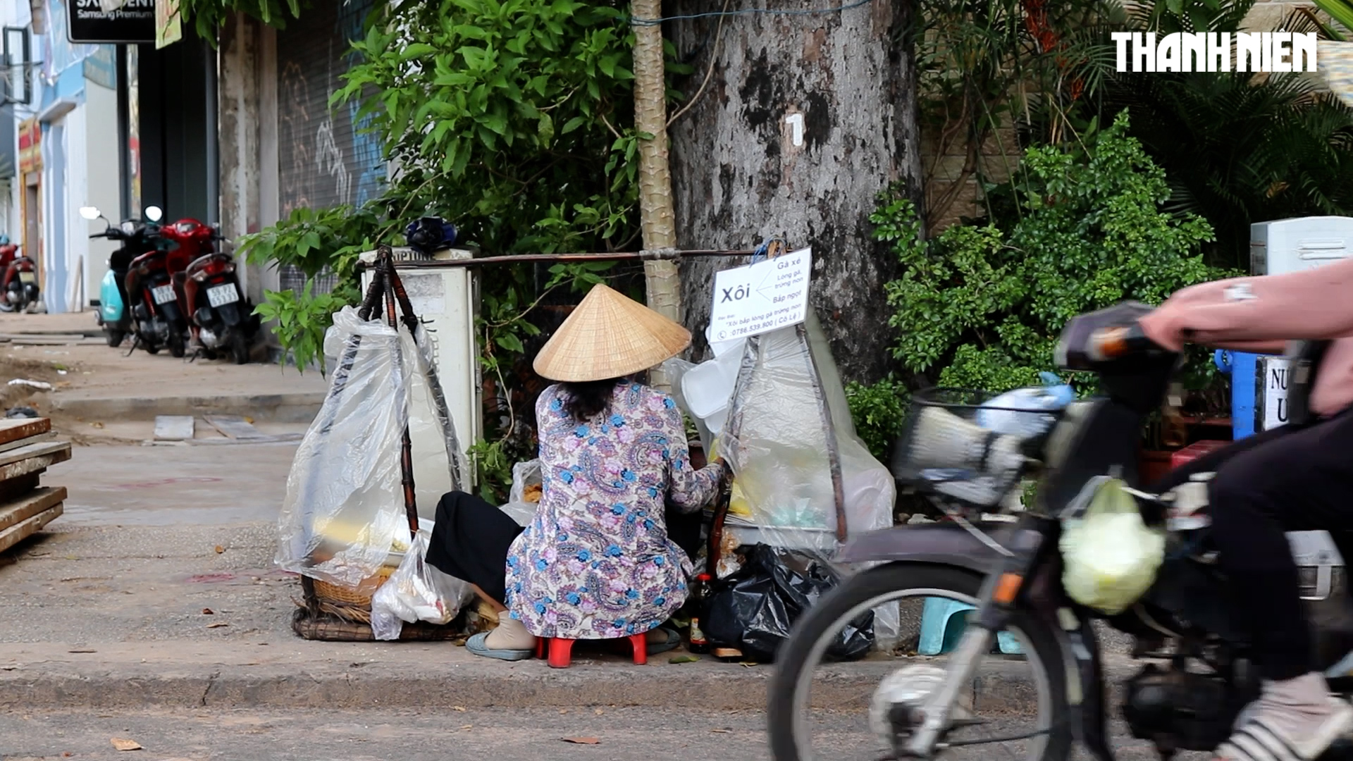 Chuyện thơm thảo từ gánh xôi gà gần 4 thập kỷ ngay trung tâm TP.HCM - Thành phố nặng ân tình, Kỳ 5- Ảnh 3.