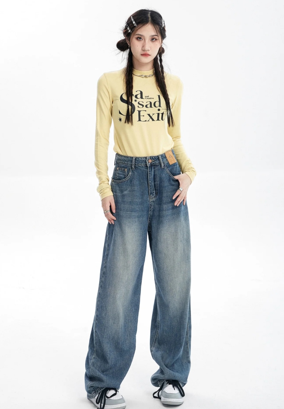 แสดงออกถึงบุคลิกอันเป็นเอกลักษณ์ของคุณด้วยการผสมผสานกางเกงยีนส์หลากสไตล์ - ภาพที่ 8 Thể hiện cá tính riêng biệt với muôn kiểu phối quần jeans- Ảnh 8.