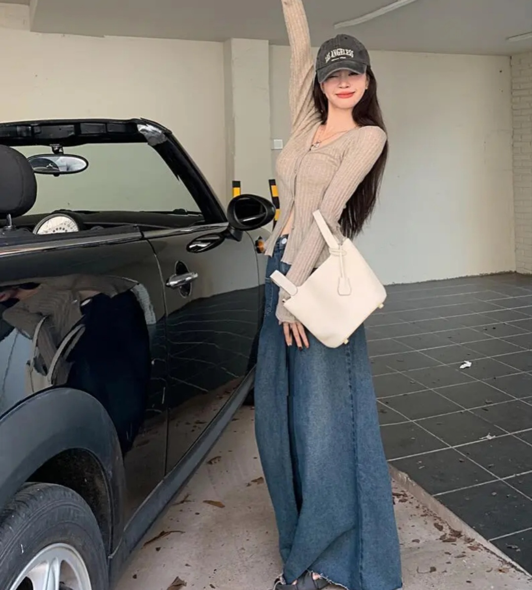 แสดงออกถึงบุคลิกอันเป็นเอกลักษณ์ของคุณด้วยการผสมผสานกางเกงยีนส์หลากสไตล์ - ภาพที่ 9 Thể hiện cá tính riêng biệt với muôn kiểu phối quần jeans- Ảnh 9.