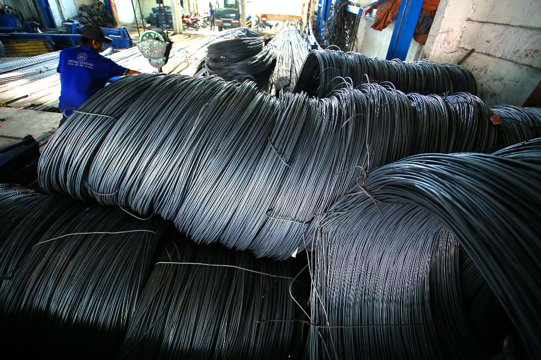 Nhiều doanh nghiệp sắt thép, xi măng tiếp tục chìm trong thua lỗ- Ảnh 1. Nhiều doanh nghiệp sắt thép, xi măng tiếp tục chìm trong thua lỗ- Ảnh 1.