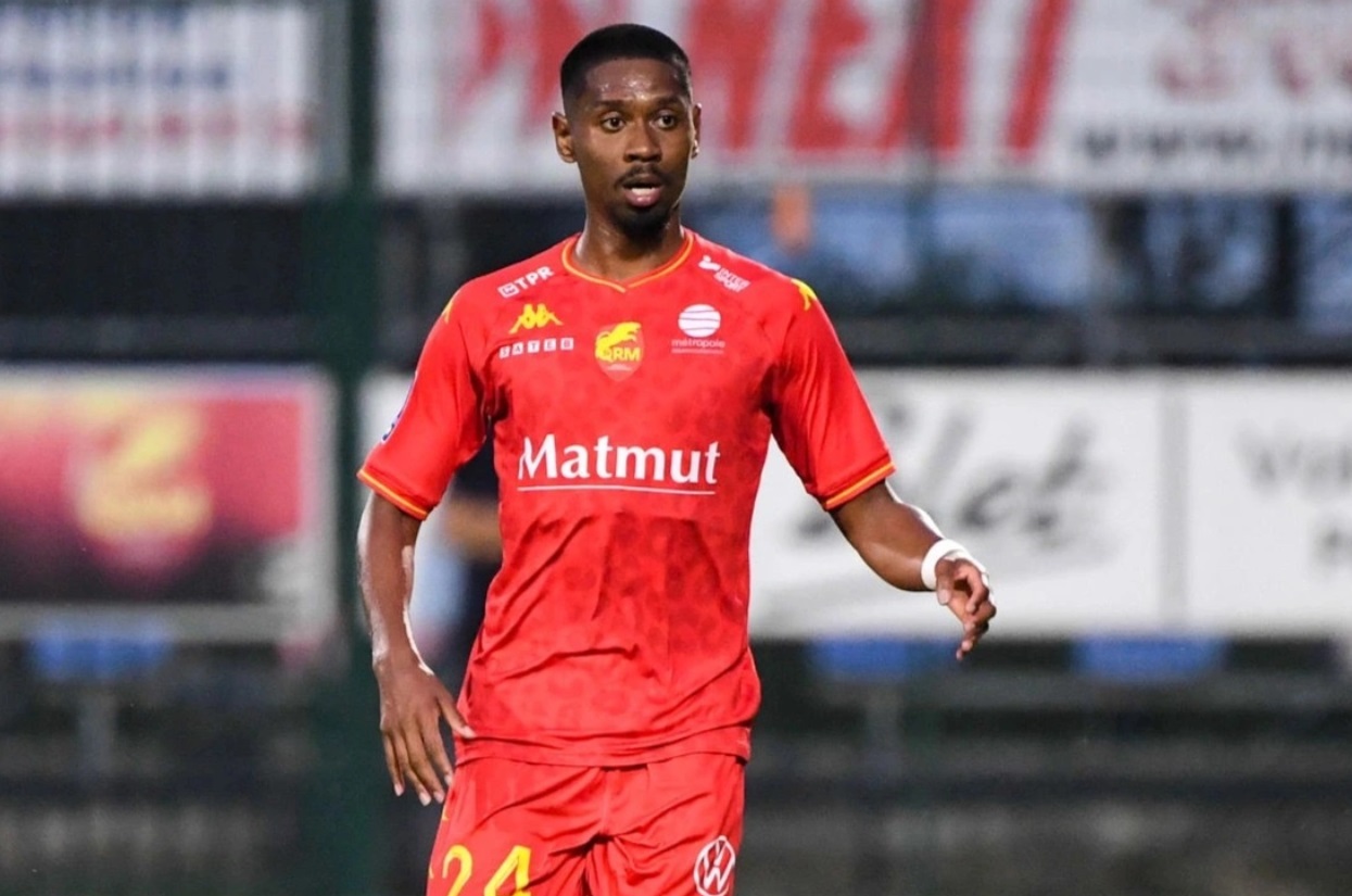 HLV Kim Sang-sik đón tin vui từ Jason Quang Vinh và Văn Toàn 2 Jason Quang Vinh bật mí cuộc trò chuyện với Quang Hải, chọn số áo đặc biệt ở CLB CAHN