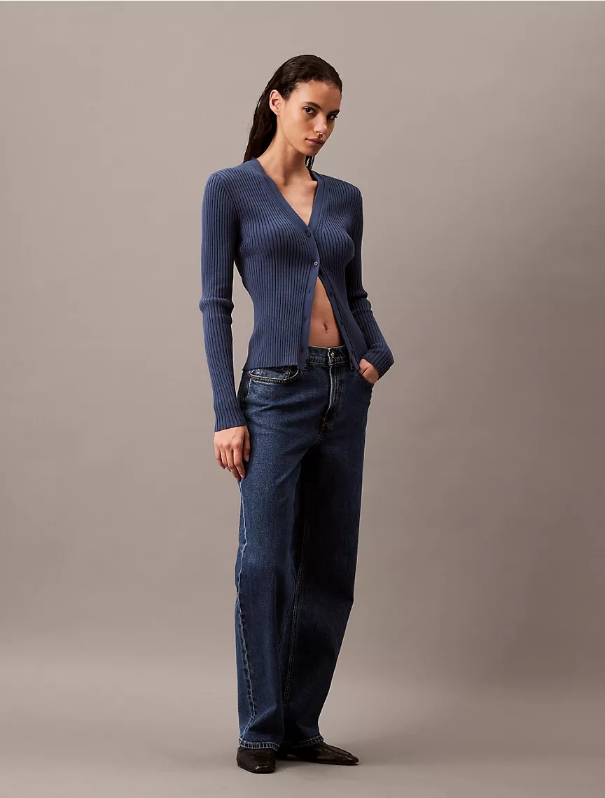 Greta Lee, mỹ nhân gốc Á lăng xê mẫu jeans phong cách thời trang năm 90- Ảnh 6. Greta Lee, mỹ nhân gốc Á lăng xê mẫu jeans phong cách thời trang năm 90- Ảnh 6.