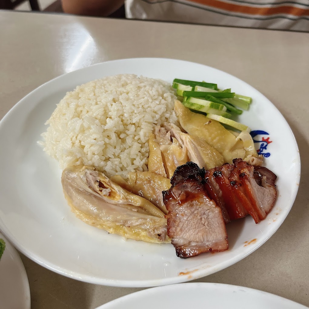 Listing the most famous and delicious chicken rice restaurants in Ho Chi Minh City - Photo 3. Điểm danh những quán cơm gà ngon nức tiếng tại TP.HCM- Ảnh 3.