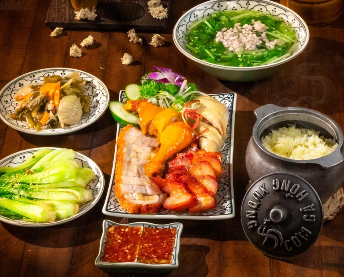 Listing the most famous and delicious chicken rice restaurants in Ho Chi Minh City - Photo 5. Điểm danh những quán cơm gà ngon nức tiếng tại TP.HCM- Ảnh 5.