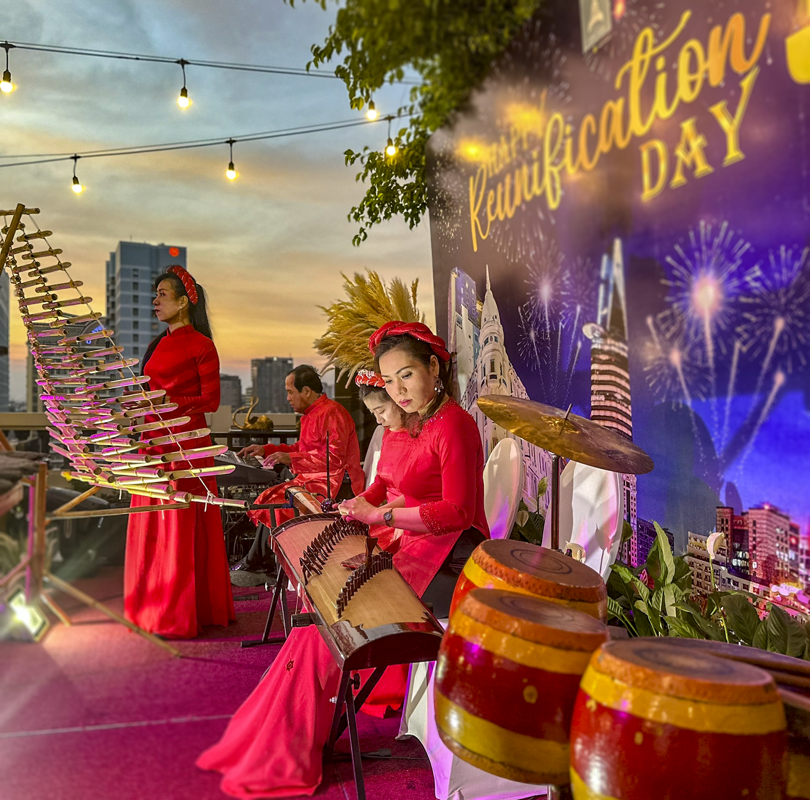 Trải nghiệm buffet tối - ngắm pháo hoa độc quyền Hotel Grand Saigon mừng Quốc khánh 2.9- Ảnh 4. Trải nghiệm buffet tối - ngắm pháo hoa độc quyền Hotel Grand Saigon mừng Quốc khánh 2.9- Ảnh 4.