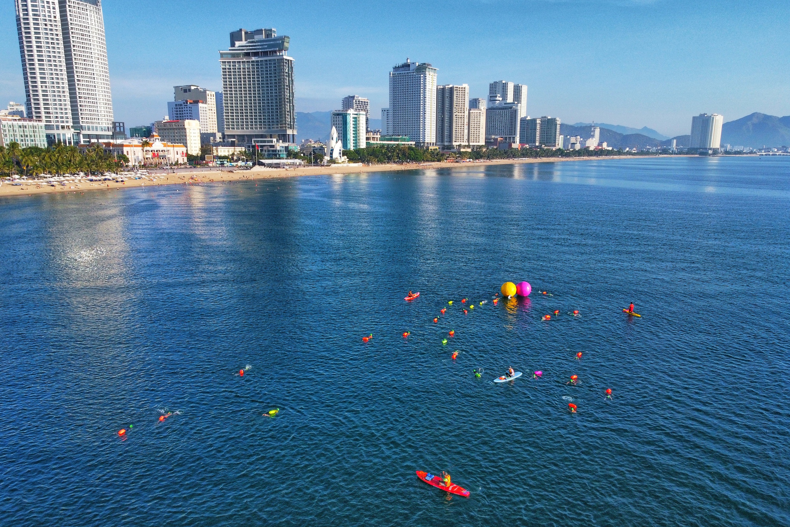 Sôi nổi, nhiều bất ngờ thú vị tại giải bơi biển SeaStar Nha Trang lần I- Ảnh 8.