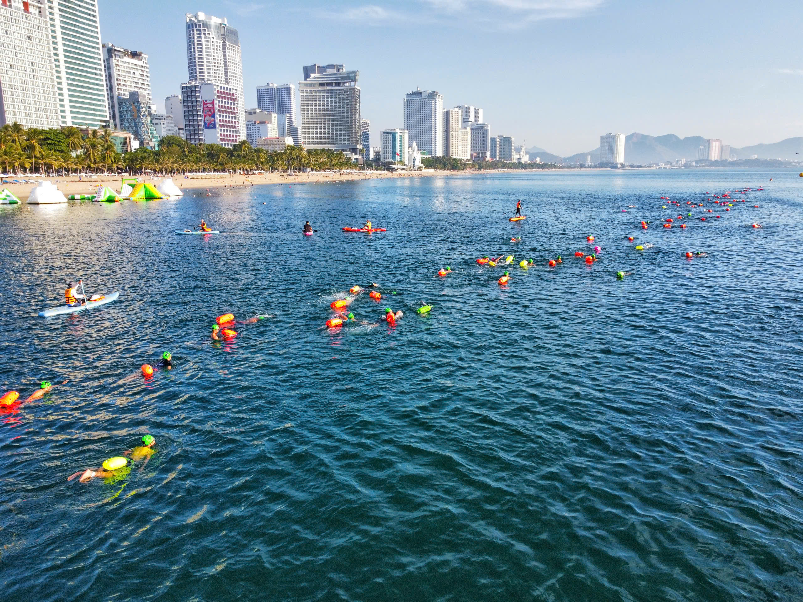 Sôi nổi, nhiều bất ngờ thú vị tại giải bơi biển SeaStar Nha Trang lần I- Ảnh 5.