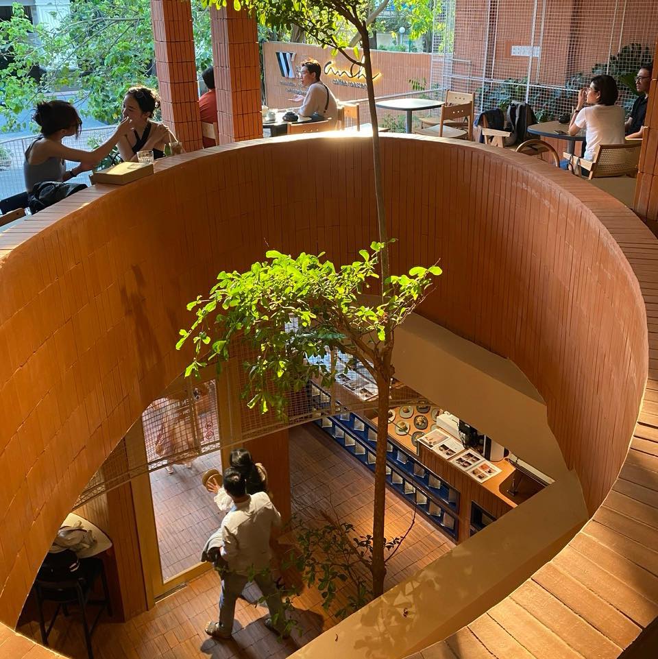 Jangan ketinggalan kafe-kafe yang direka dengan indah dan mengagumkan ini di Bandar Ho Chi Minh - Foto 4. Đừng bỏ qua những quán cà phê có thiết kế đẹp và ấn tượng này tại TP.HCM- Ảnh 4.