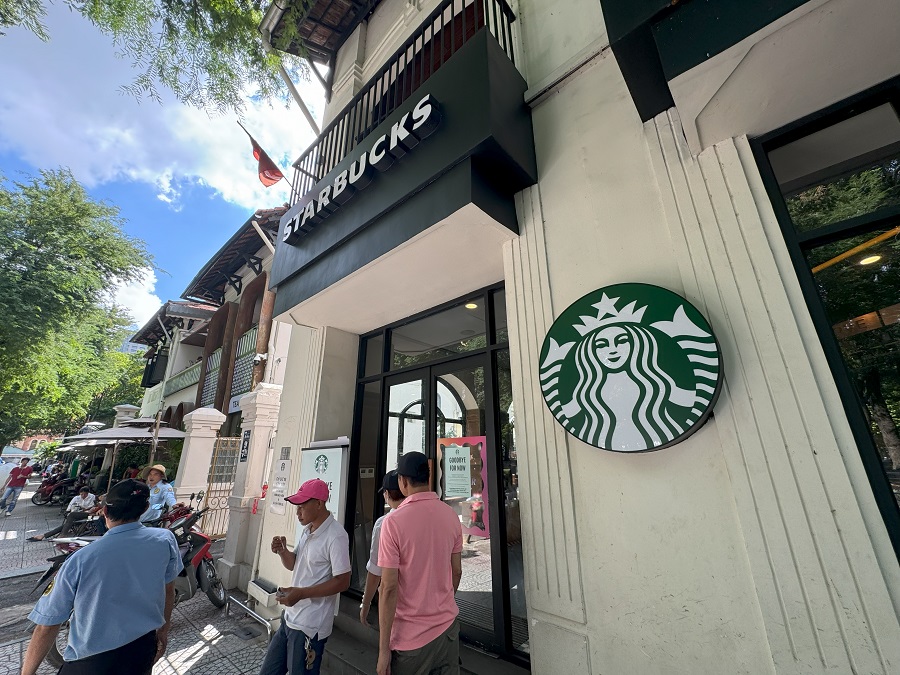 Starbucks Hàn Thuyên trả mặt bằng 700 triệu: Chậm nhất 2 tháng sẽ có chủ mới?- Ảnh 1.