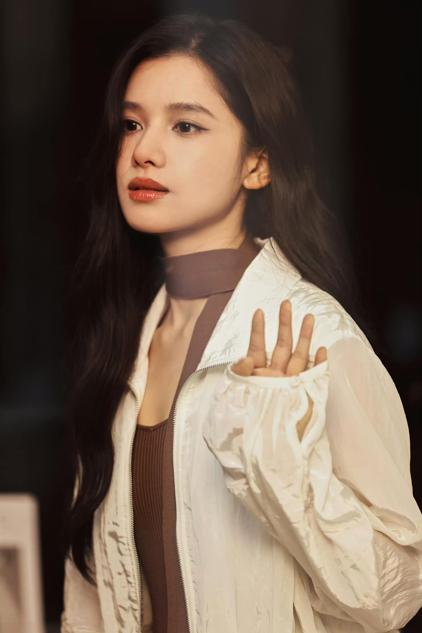 Trương Tịnh Nghi hóa nữ thần công sở nhờ những bộ trang phục thanh thoát- Ảnh 5. Trương Tịnh Nghi hóa nữ thần công sở nhờ những bộ trang phục thanh thoát- Ảnh 5.