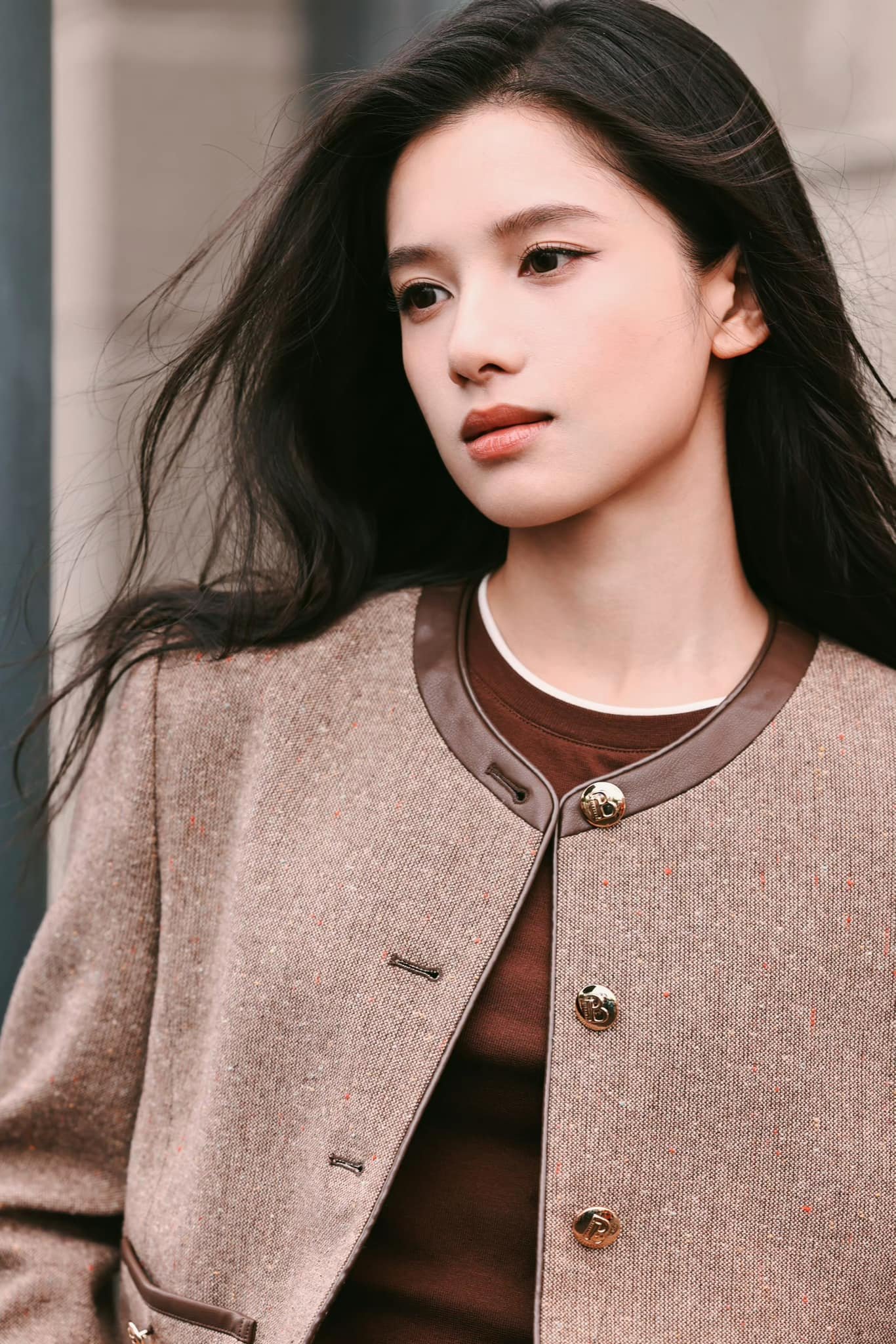 Trương Tịnh Nghi hóa nữ thần công sở nhờ những bộ trang phục thanh thoát- Ảnh 8. Trương Tịnh Nghi hóa nữ thần công sở nhờ những bộ trang phục thanh thoát- Ảnh 8.