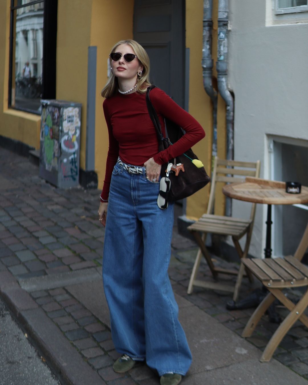 Kot pantolon trendleri sonbahar kış 2024 - Fotoğraf 5. Xu hướng quần jeans mùa thu đông 2024- Ảnh 5.