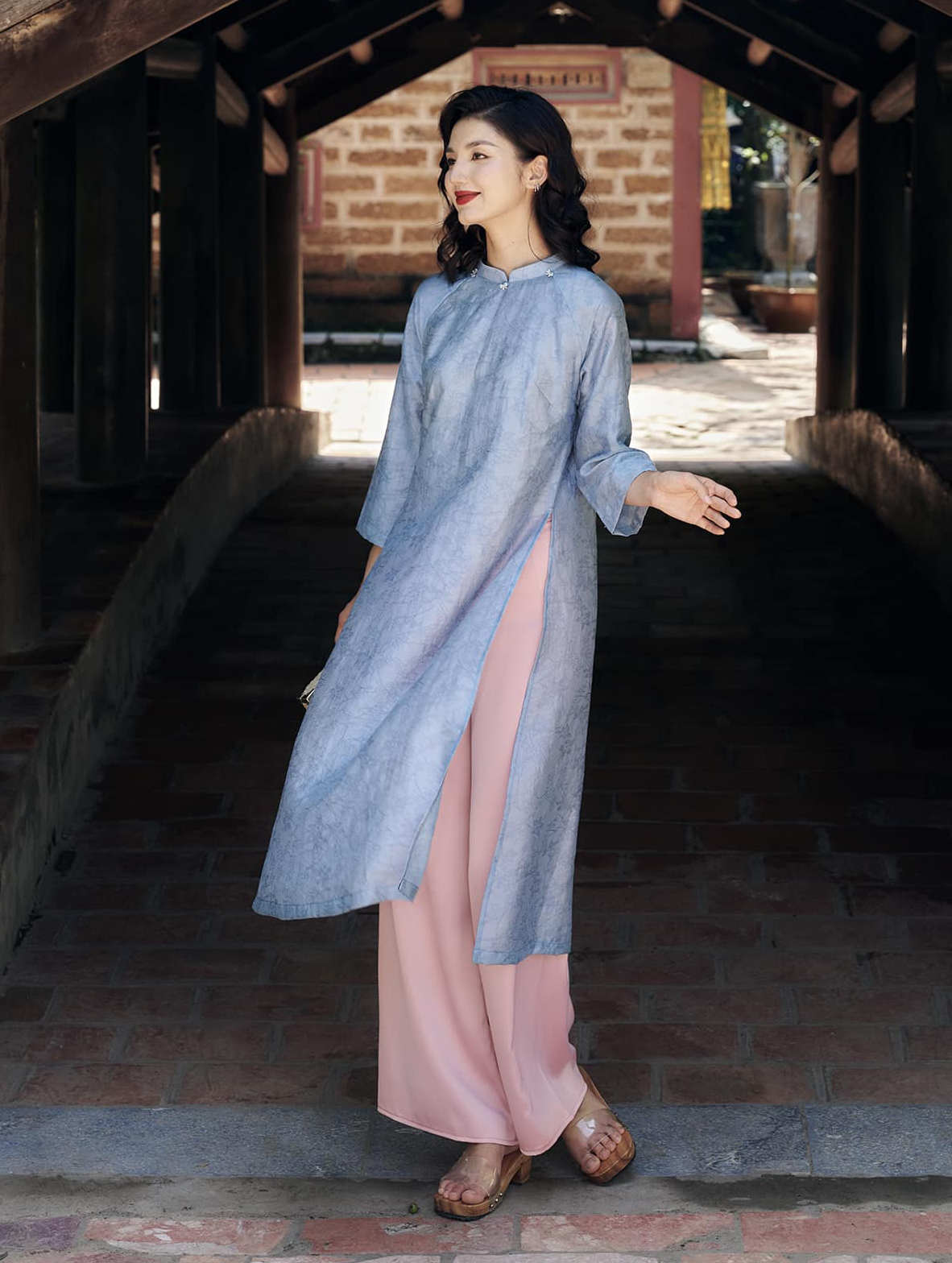 Κομψό αλλά και απλό, μη διστάσετε να είστε ο εαυτός σας σε ένα ευθεία ao dai - Φωτογραφία 3. Cao sang mà giản dị, thoải mái được là chính mình trong chiếc áo dài suông- Ảnh 3.