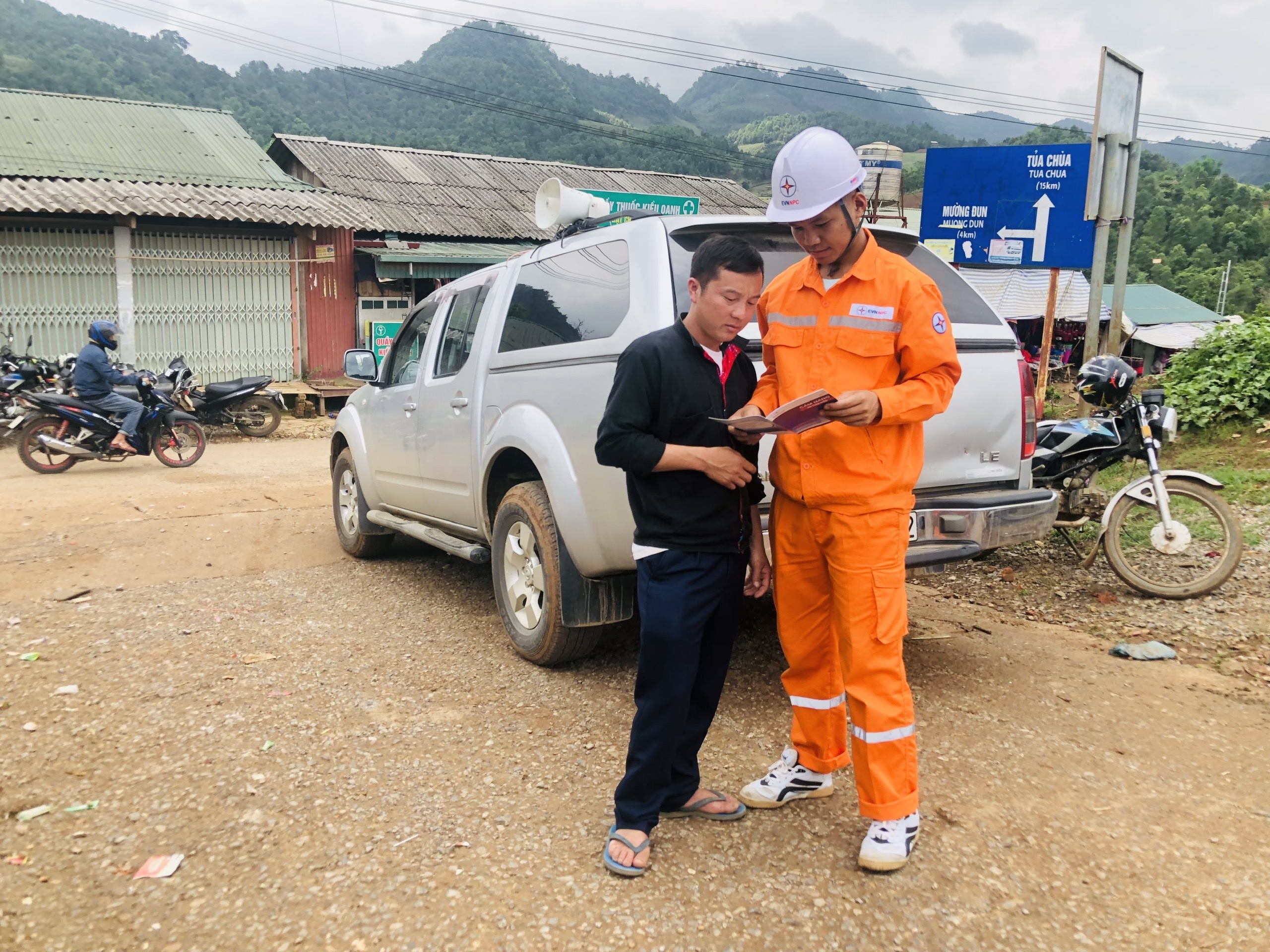 EVNNPC sẵn sàng nhiều phương án đảm bảo cung cấp điện dịp nghỉ lễ Quốc khánh 2.9- Ảnh 3. EVNNPC sẵn sàng nhiều phương án đảm bảo cung cấp điện dịp nghỉ lễ Quốc khánh 2.9- Ảnh 3.