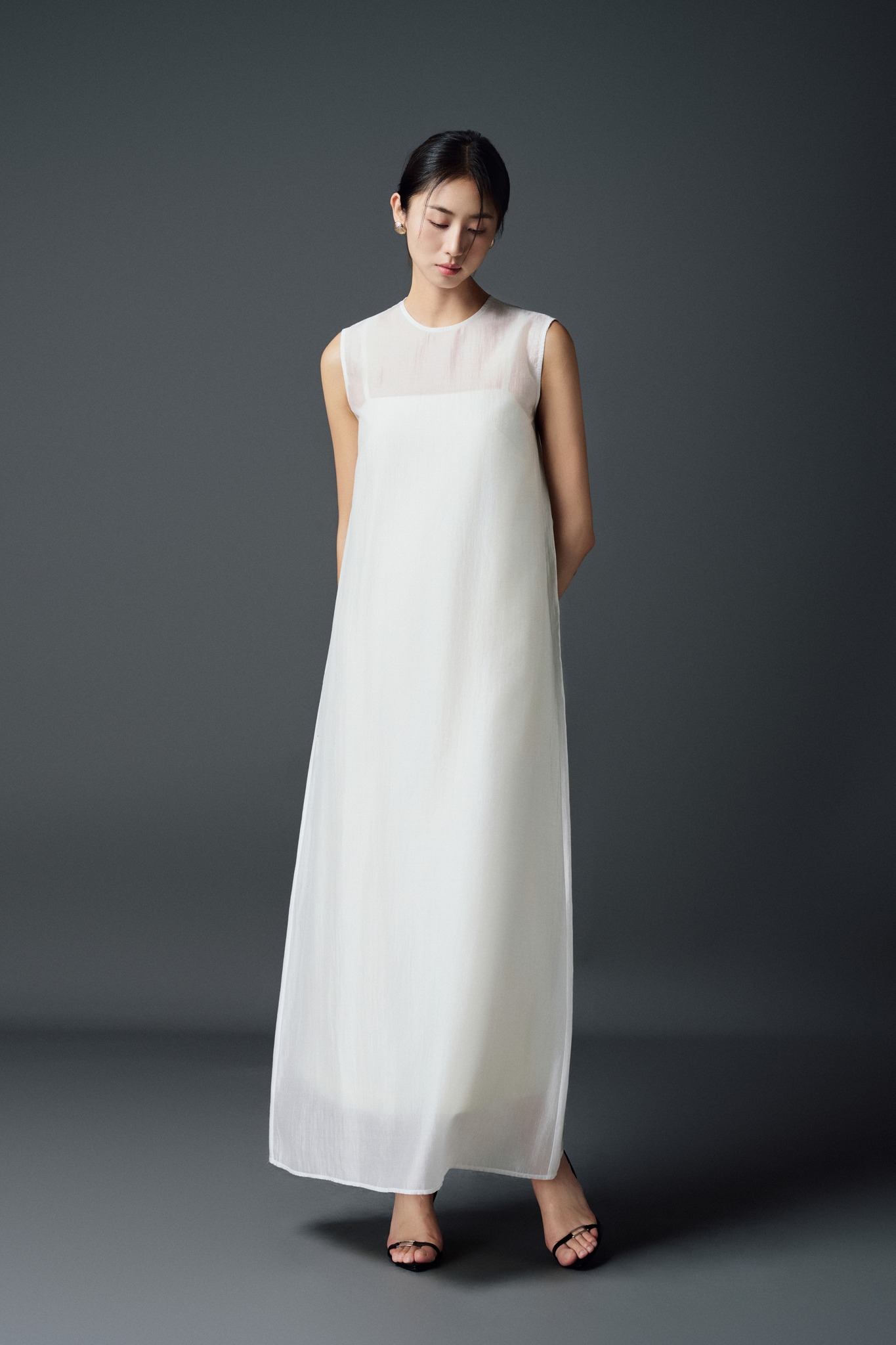 لباس میدی، ایده لباس ساده اما شیک - عکس ۴. Váy midi, ý tưởng mặc giản đơn mà sang xịn- Ảnh 4.