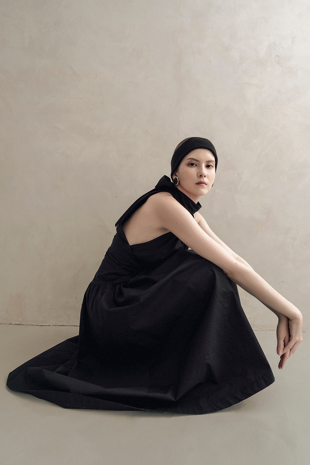 لباس میدی، ایده لباس ساده اما شیک - عکس ۳. Váy midi, ý tưởng mặc giản đơn mà sang xịn- Ảnh 3.