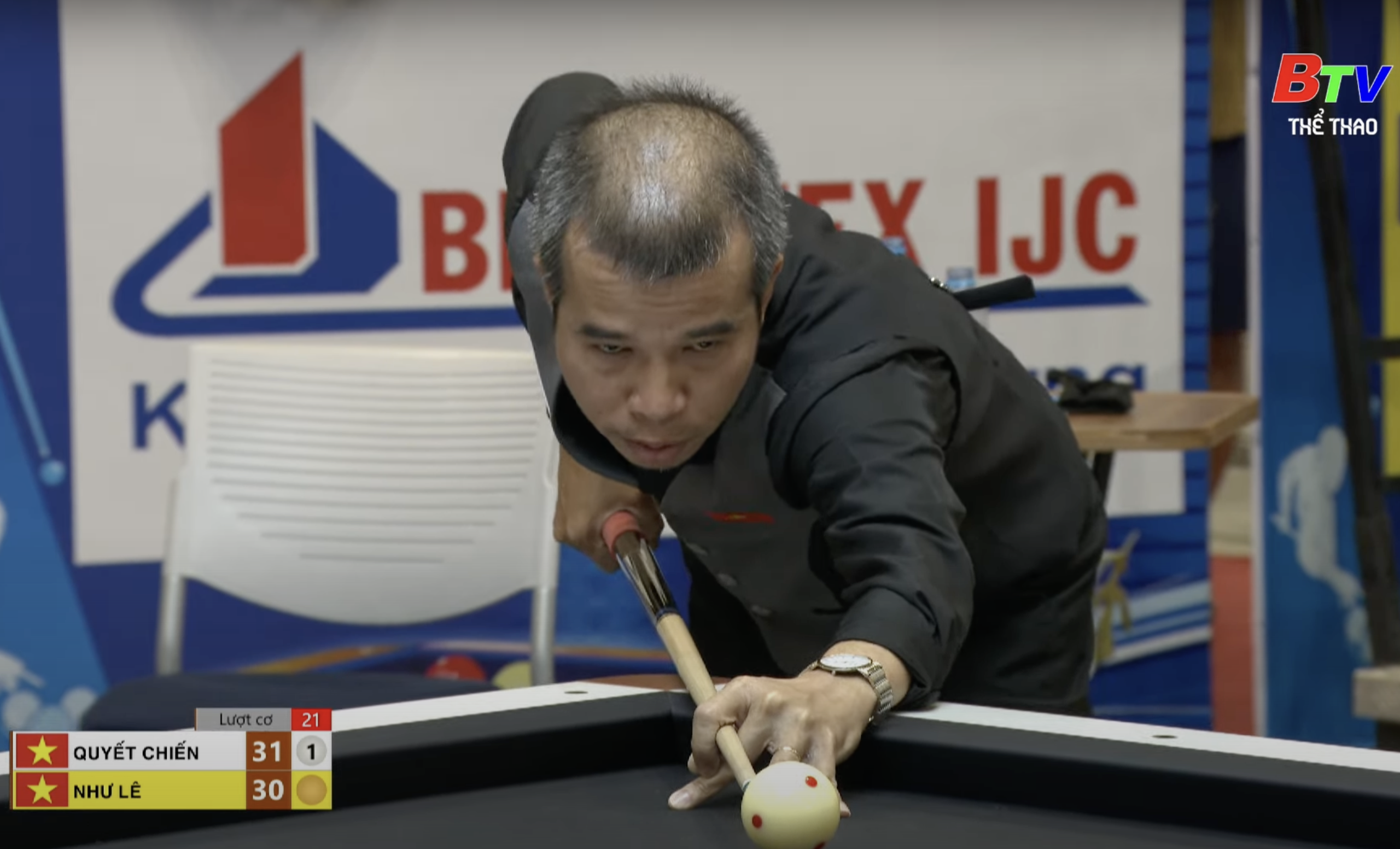 Billiards 3 băng: Trần Quyết Chiến thể hiện đẳng cấp, thắng kịch tính để vào bán kết- Ảnh 1.