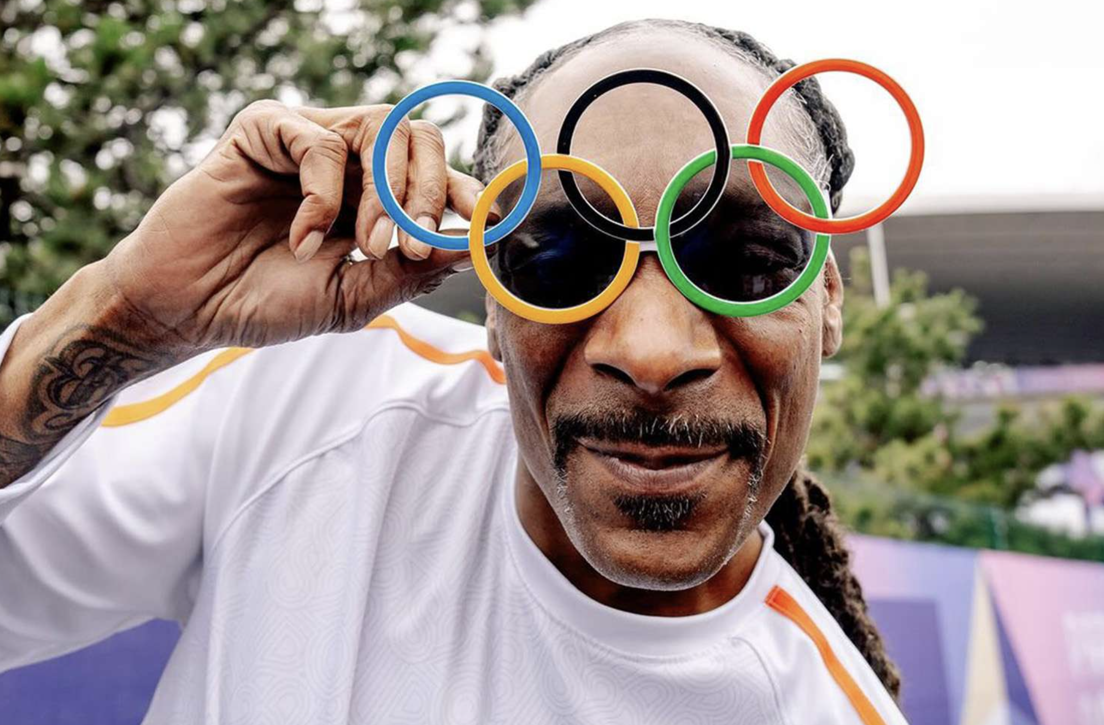 Vì sao rapper Snoop Dogg thu hút và xuất hiện ở khắp mọi nơi tại Olympic 2024?