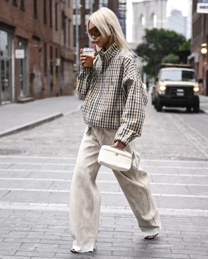 Trang phục của mùa thu 2024 có gì mới, giúp bạn trở thành fashionista?- Ảnh 3. Trang phục của mùa thu 2024 có gì mới, giúp bạn trở thành fashionista?- Ảnh 3.
